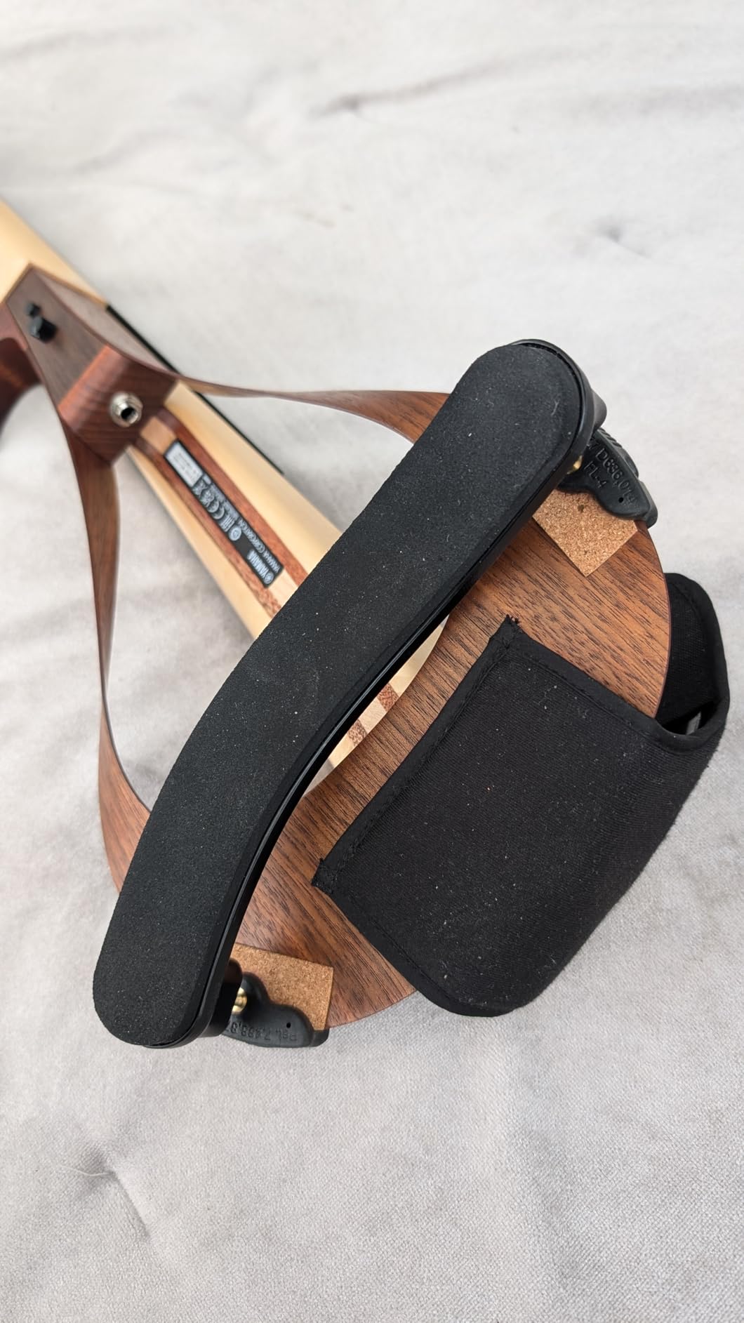 Yamaha YEV105NT Electric Violin, Natural, 5 String customer photo 2