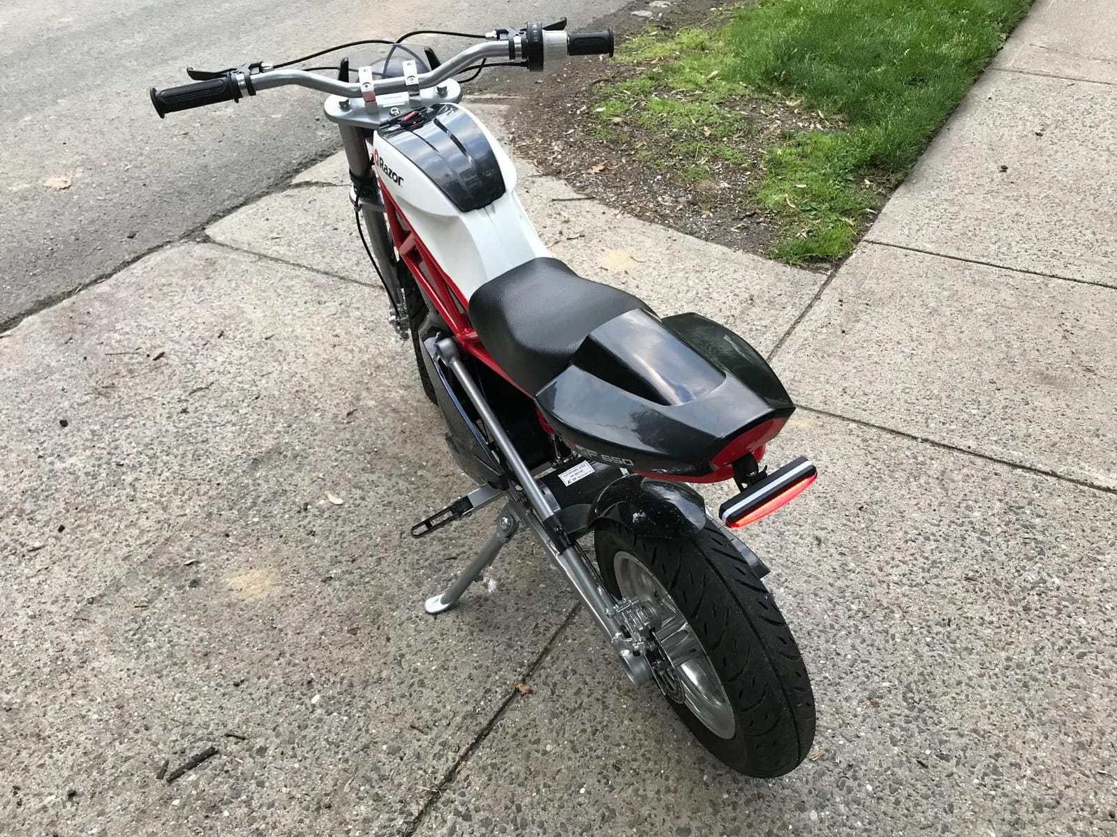 Razor RSF650 Electric Bike for Ages 16+ - 36V Rechargeable Battery, Up to 17 MPH and 50 mins of Ride Time, for Riders up to 220 lbs customer photo 1