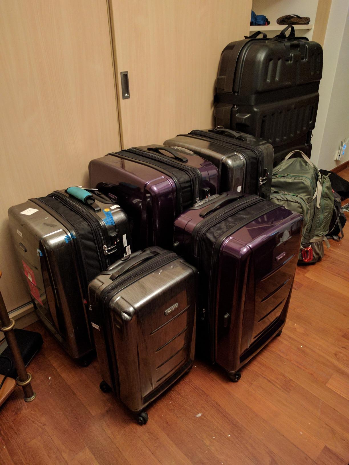 Samsonite Winfield 2 Hardside Expandable Luggage with Spinner Wheels, Burgundy, Checked-Medium 24-Inch customer photo 2