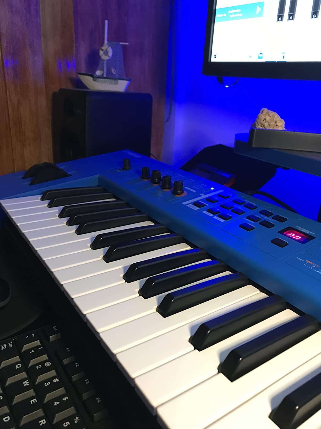 Yamaha MX61BK Music Production Synthesizer, 61-Key, Black customer photo 2