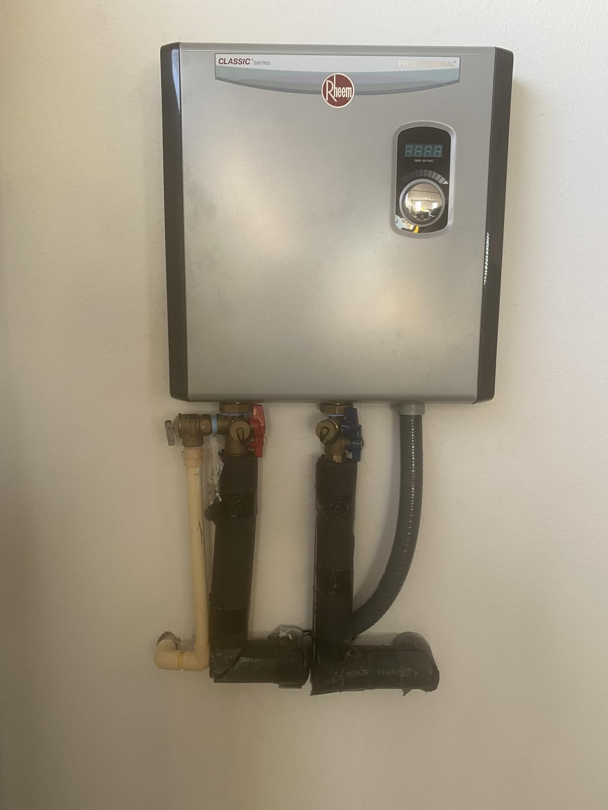 Rheem RTEX-24 24kW 240V Electric Tankless Water Heater, Gray customer photo 1