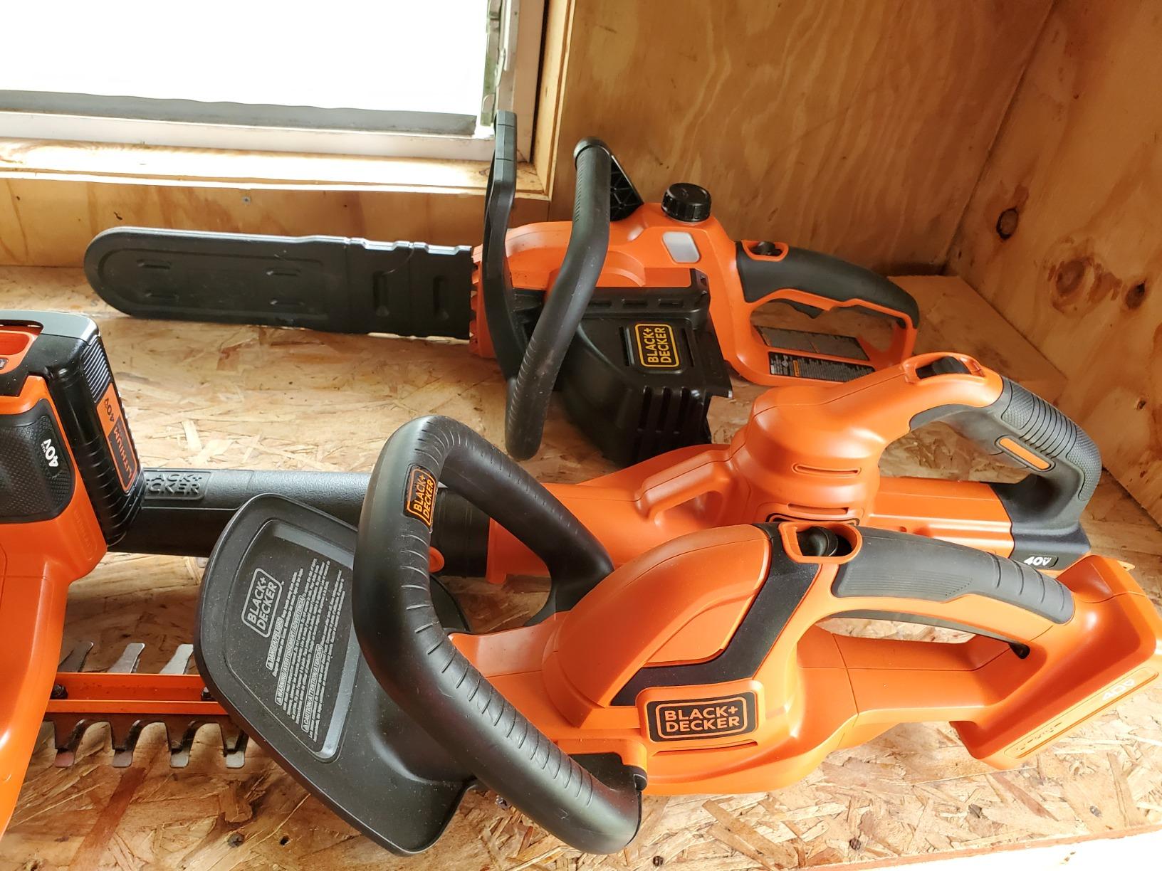 BLACK+DECKER 40V Max Cordless Sweeper & String Trimmer, Battery & Charger Included (LCC340C) customer photo 2