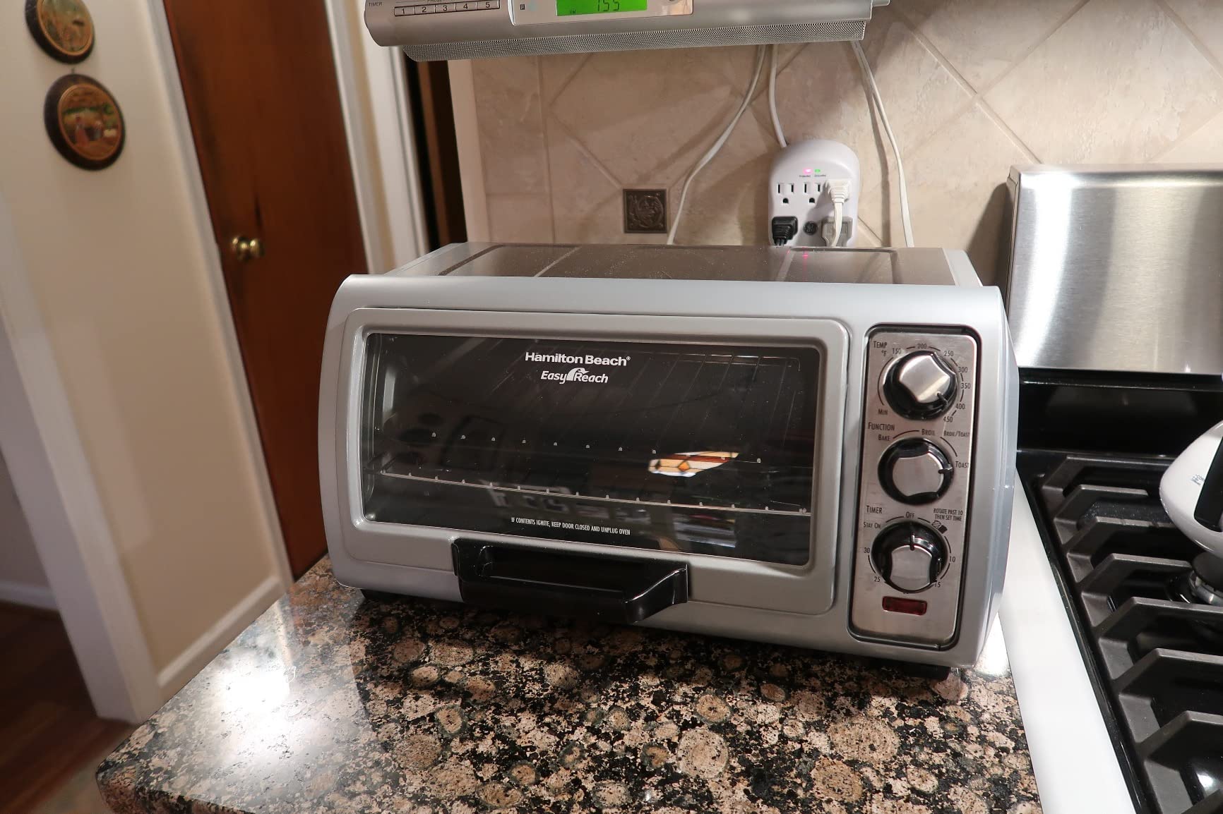 Hamilton Beach Easy Reach 6 Slice Countertop Toaster Oven customer photo 2