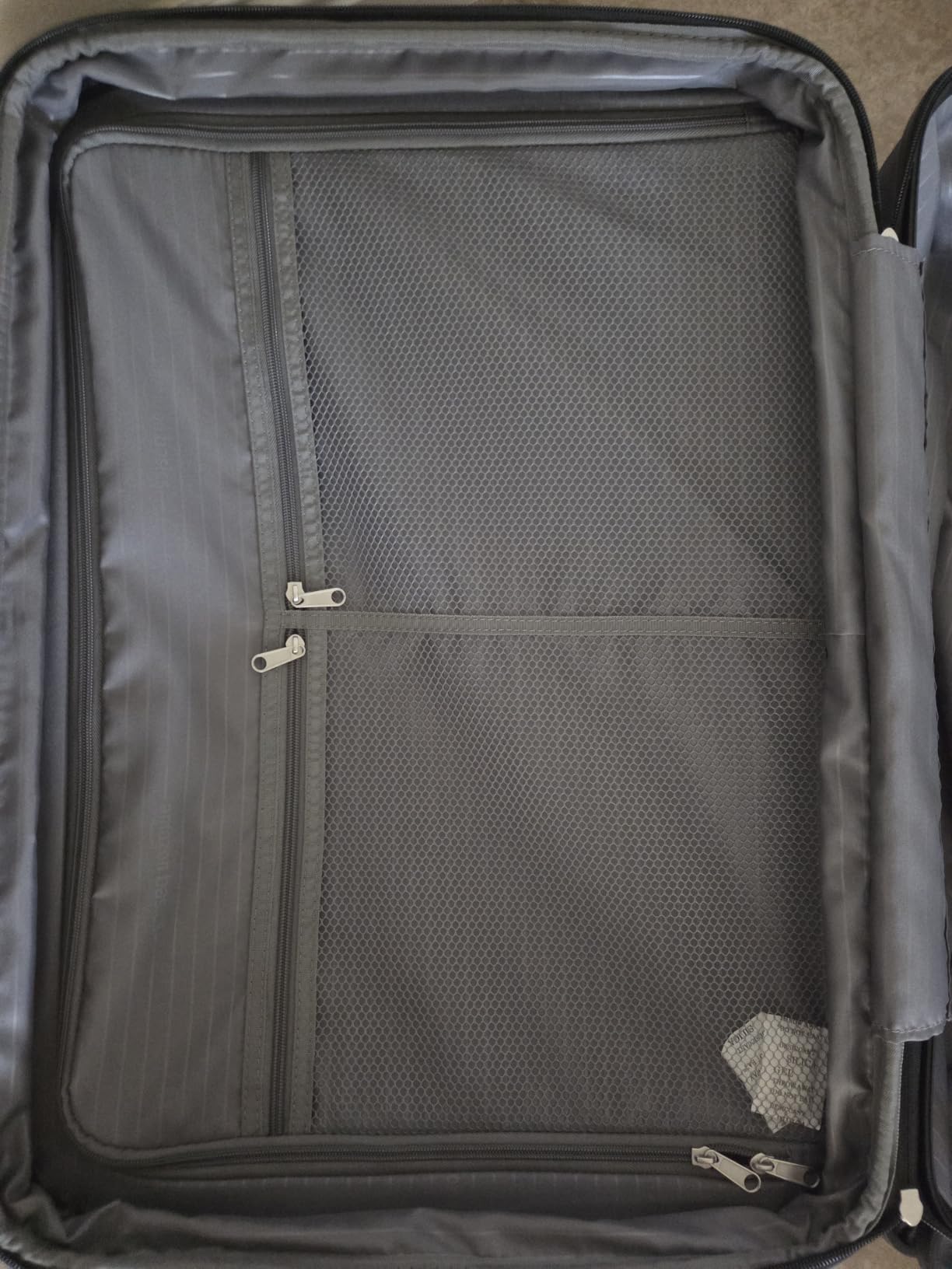 Amazon Basics 3-Piece Hardshell Luggage Set (21