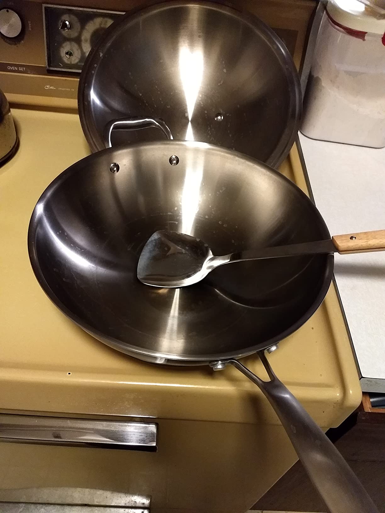 Willow & Everett Stainless Steel Flat Bottom Wok Pan, Professional Traditional Stir Fry Cookware w/Domed Lid & Spatula, Low Maintenance Rust & Scratch Resistant for Induction Gas Electric Stove Top customer photo 1