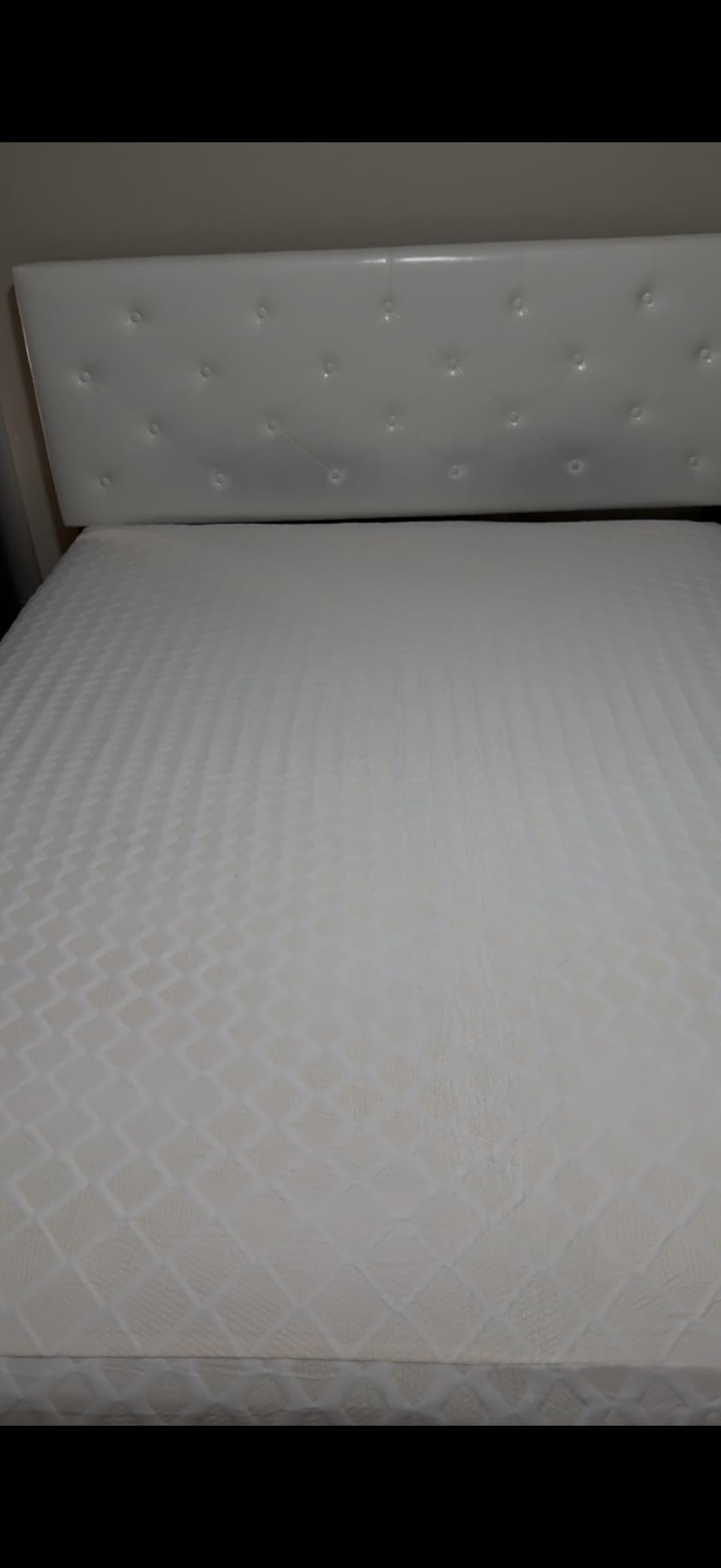 Signature Design by Ashley 12 Inch Memory Foam Queen Mattress in a Box | Stretch knit cover and 12-inch profile, CertiPUR-US foam designed for easy setup, Motion isolation, Chime Series customer photo 1