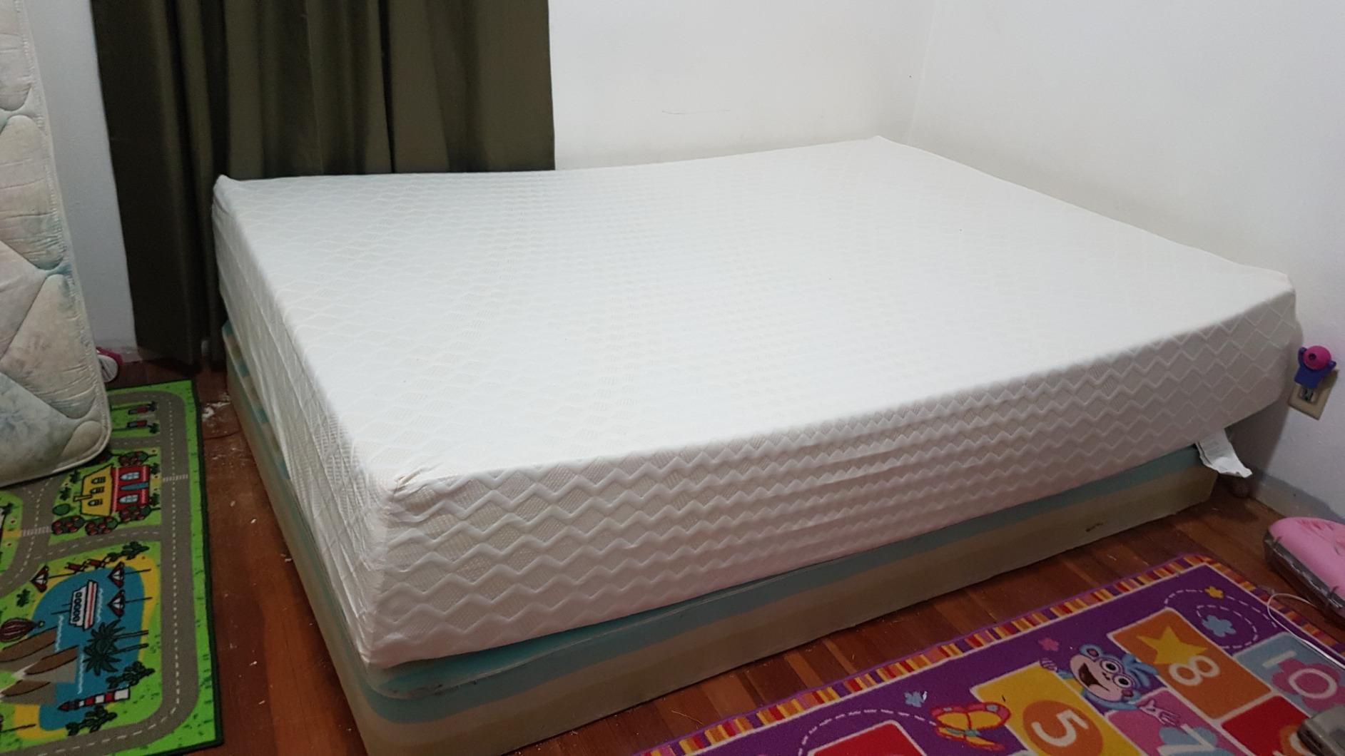 Signature Design by Ashley 12 Inch King Memory Foam Mattress in a Box customer photo 2