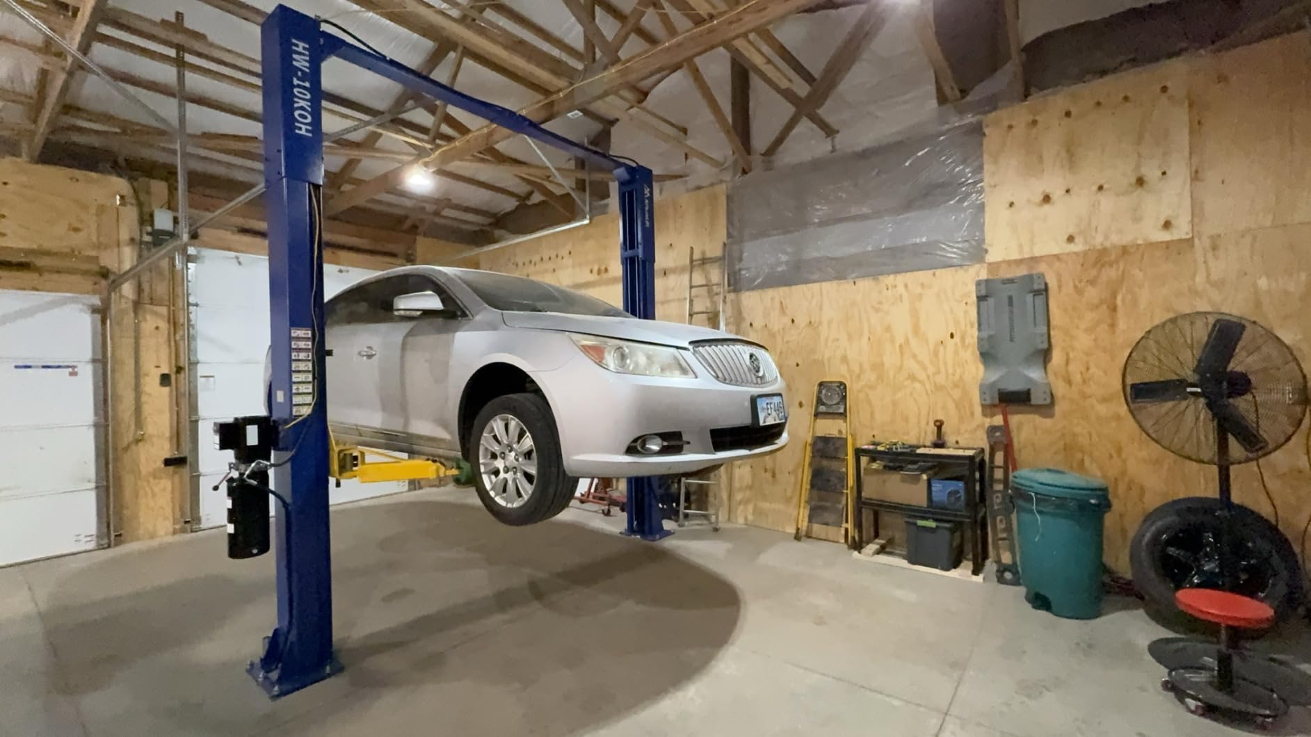 APlusLift HW-10KOH-A 10000LB Two Post Overhead Car Lift 3 Year Warranty | 3 Year Parts Replacement (A $499 Value) Rigid Double S Columns. Carriage Stronger Commercial-grade Steel. Clear Floor Design. customer photo 2
