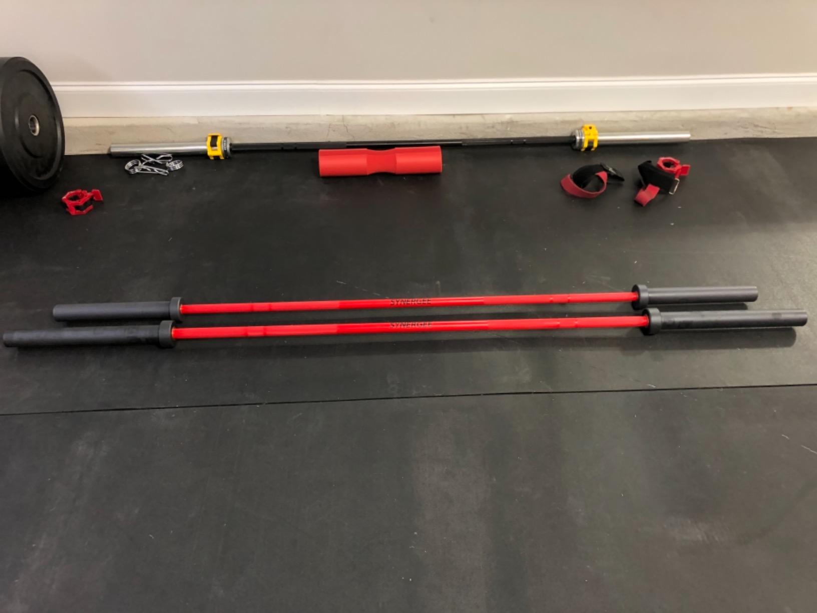 Synergee Games 15kg and 20kg Colored Ceramic Coated Barbells. Rated 1500lbs for Weightlifting and Powerlifting. Black, Red, Grey, Pink customer photo 1