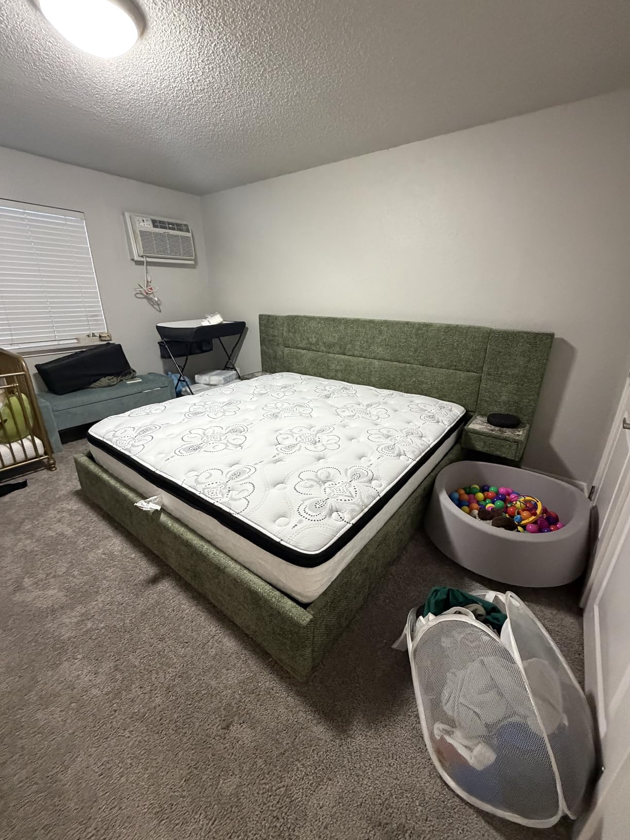 Signature Design by Ashley Chime 10 Inch Twin Hybrid Mattress in a Box customer photo 2