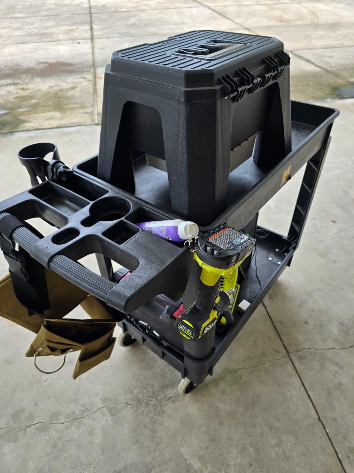 MaxWorks Heavy Duty 2‑Shelf Service Cart 500 lb Capacity Polypropylene Utility Cart with 5