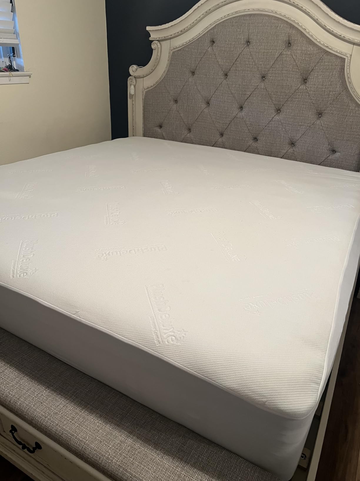 PlushDeluxe Bamboo Waterproof Mattress Protector, Queen Size, Ultra Soft customer photo 1