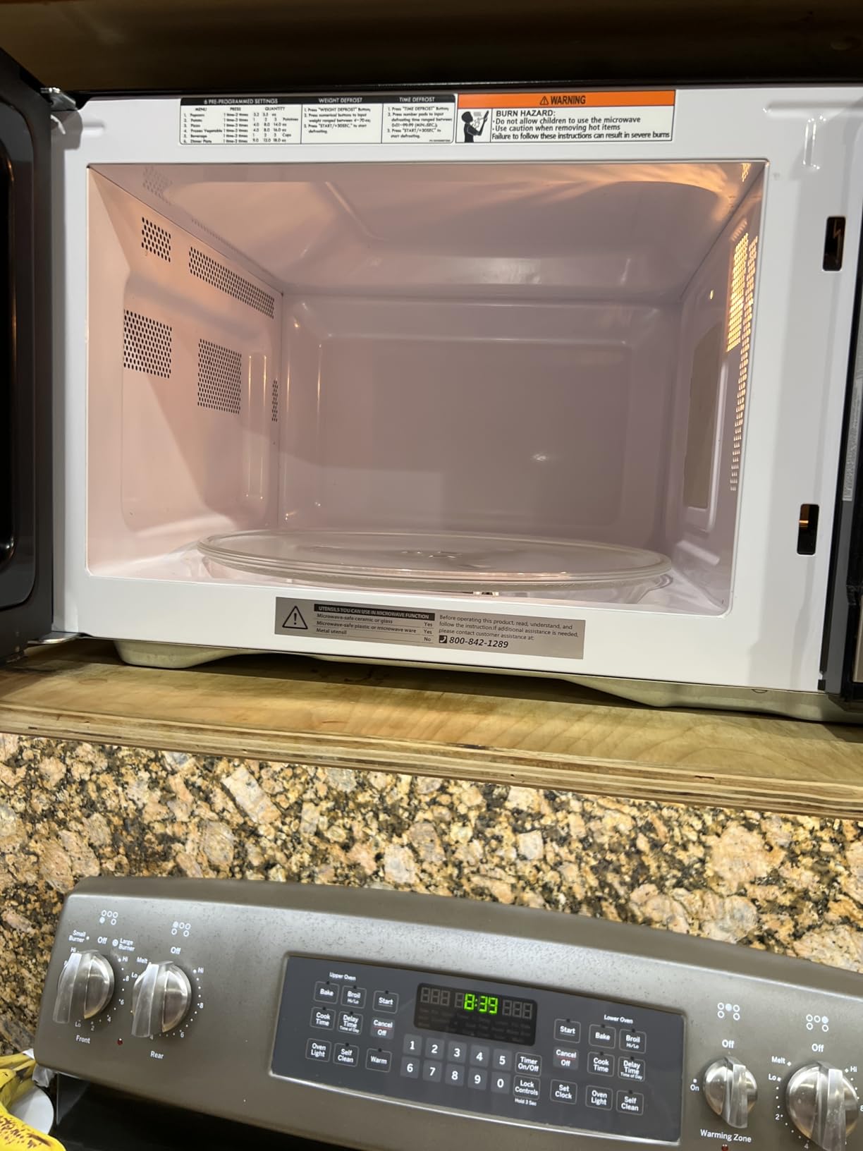 BLACK+DECKER Countertop Microwave Oven, 0.7 Cu.Ft, 700W, Stainless Steel customer photo 1
