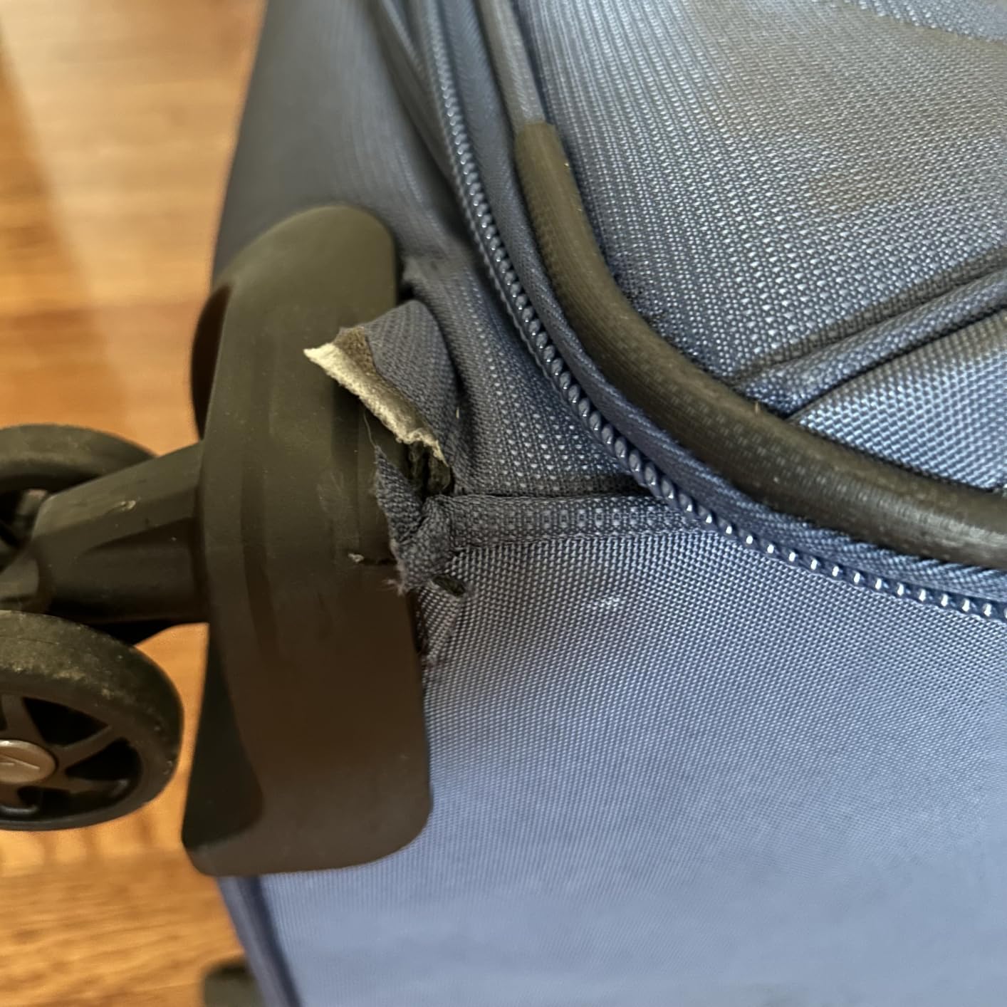 Travelpro Tourlite Softside 21