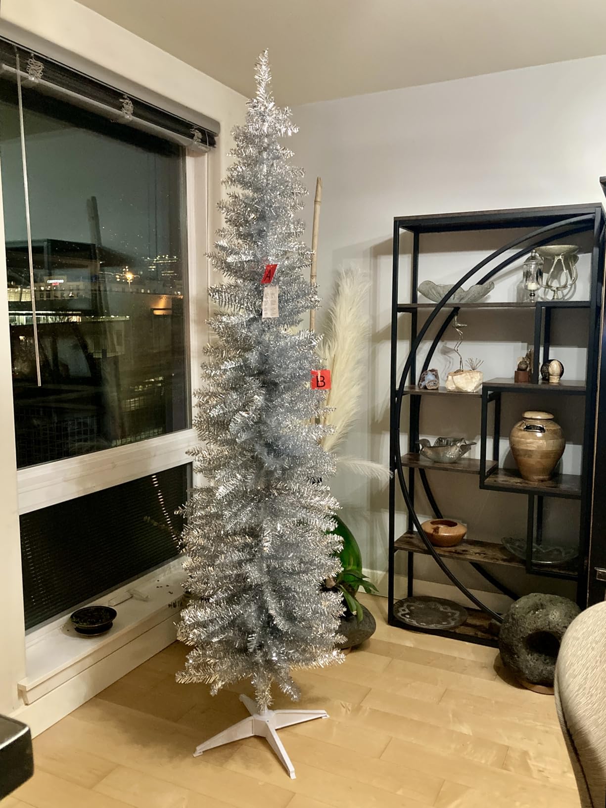 HOMCOM 6' Artificial Pencil Christmas Tree 390 Realistic Branch Tips Green customer photo 2