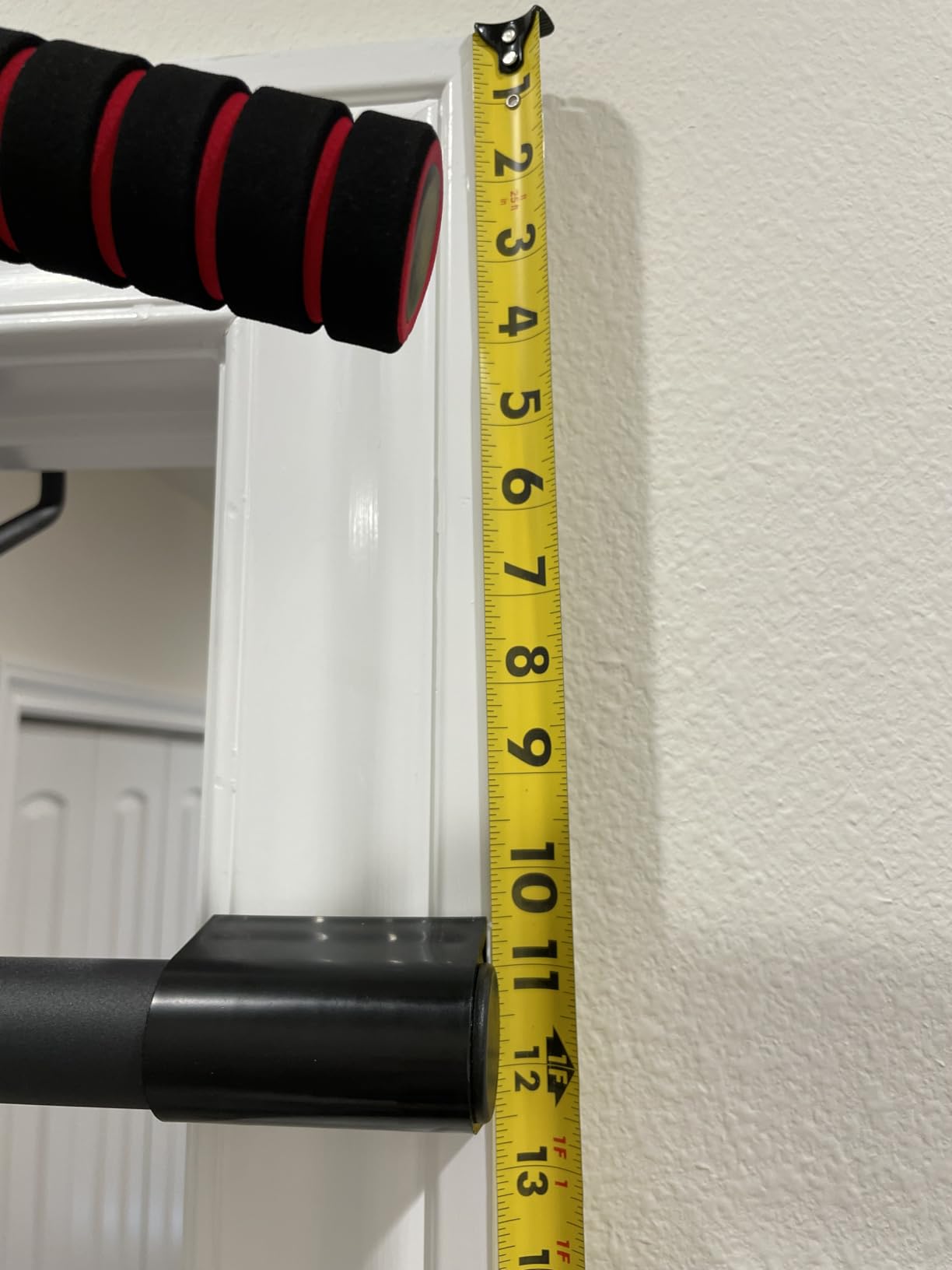 AmazeFan Pull Up Bar Doorway with Ergonomic Grip - Fitness Chin-Up Frame for Home Gym Exercise - Multi-Angle Grip - 2024 Upgrade Smart Hook (Fits Almost All Doors) customer photo 1