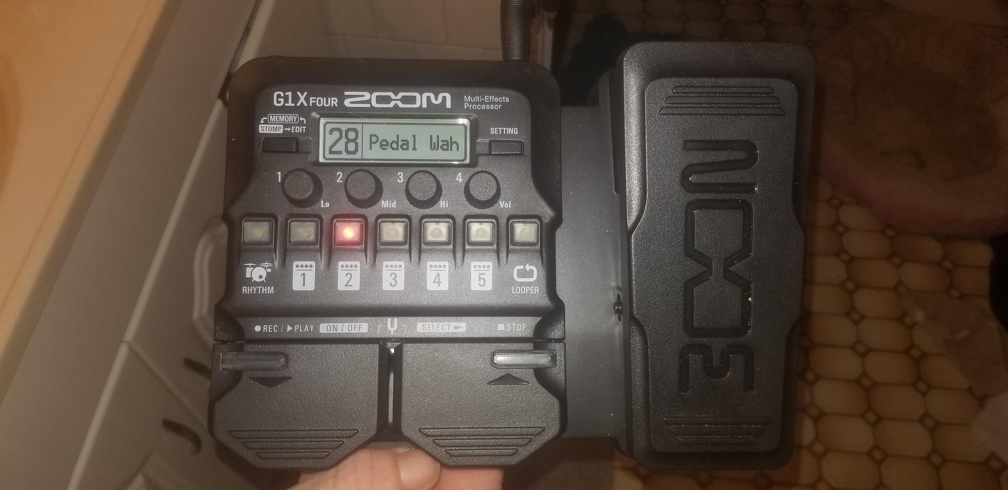 Zoom G1X Four Guitar Multi-Effects Processor with Expression Pedal customer photo 2