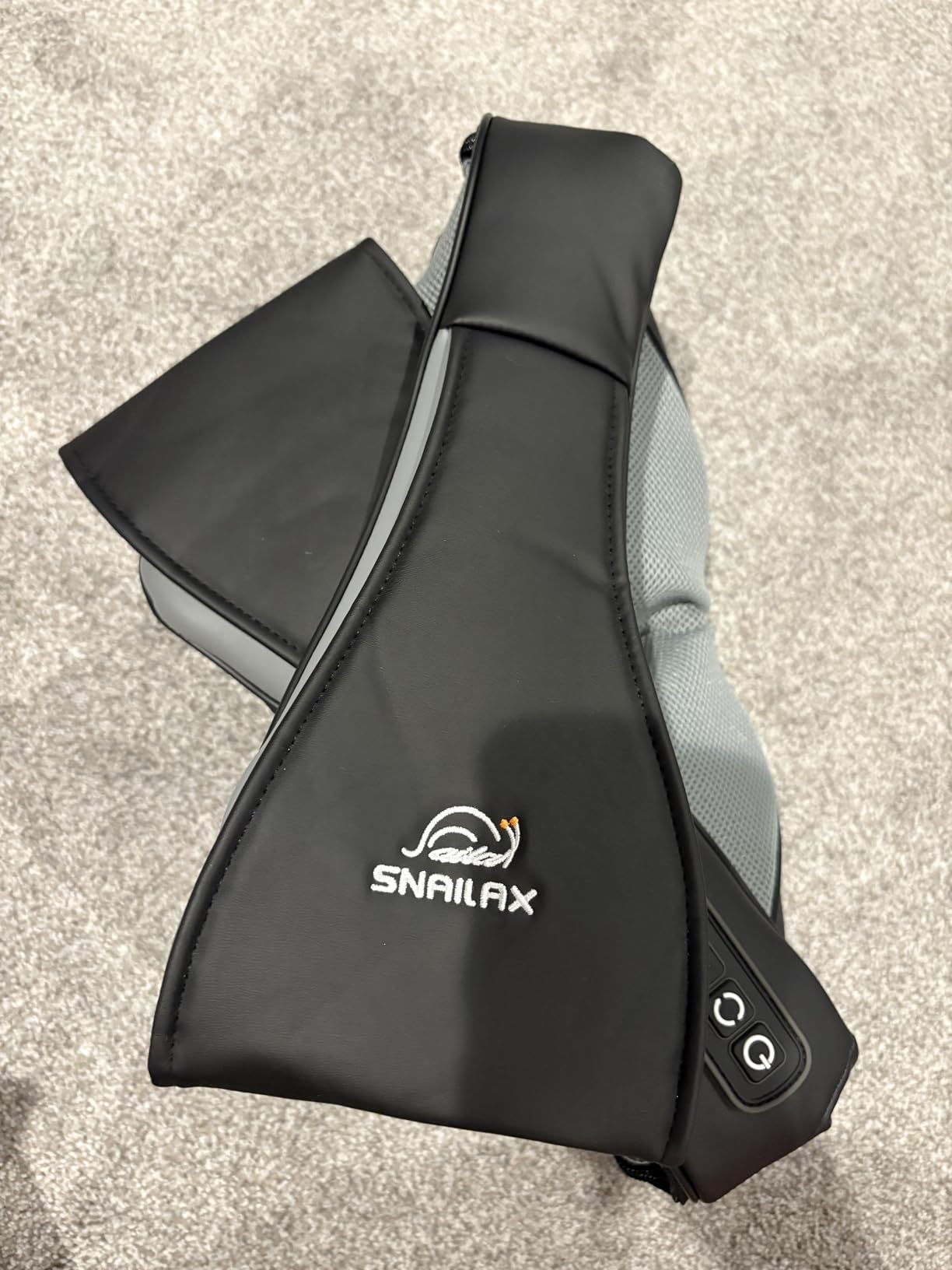 Snailax Cordless Shiatsu Neck and Shoulder Massager with Heat customer photo 2