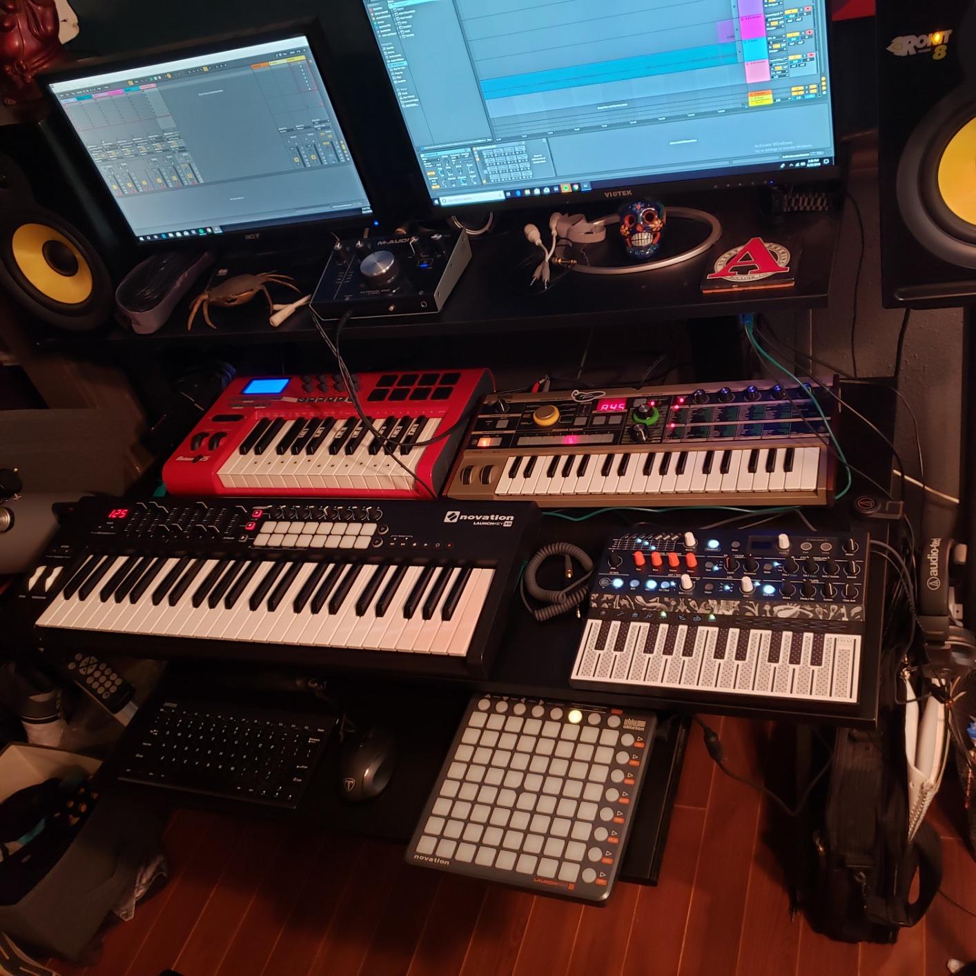 Arturia MicroFreak Synthesizer Keyboard customer photo 1