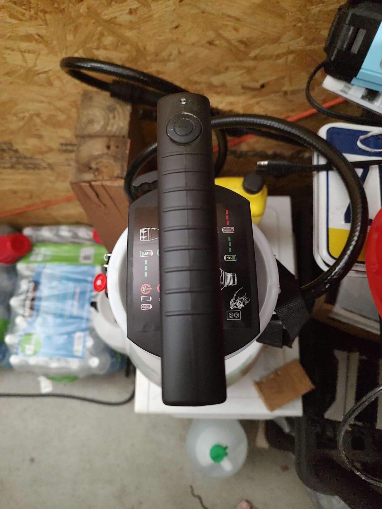 Scotts 2 Gallon Lithium-Ion Battery Powered Sprayer with Pump Zero Technology, Rechargeable Lawn & Garden Tank Sprayer, Model 190567 customer photo 1