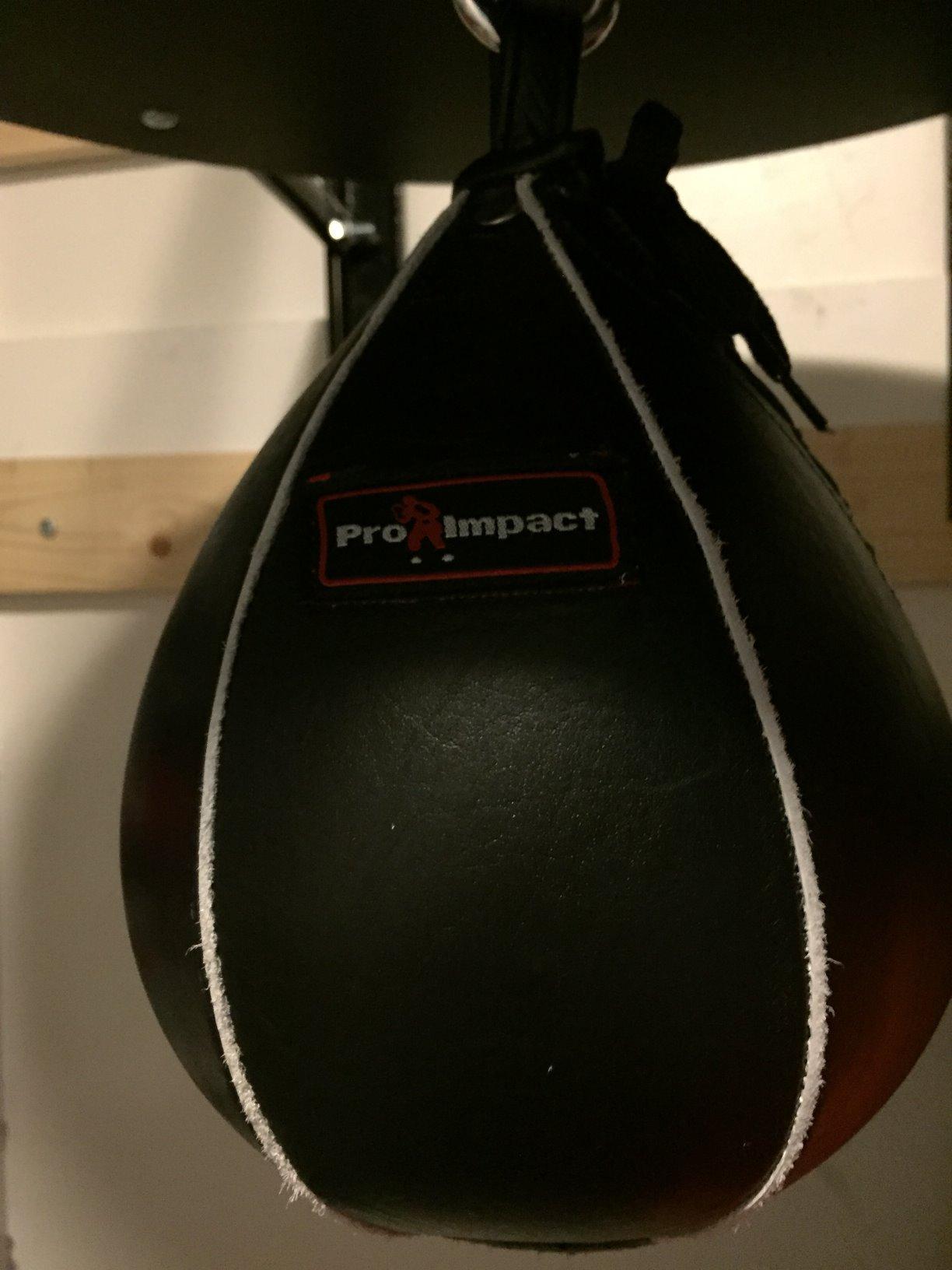 Leather Speed Bag – Rapid Rebound Pear-Shaped Punching Ball with Durable Latex Bladder for Boxing, MMA & Home Gym customer photo 2