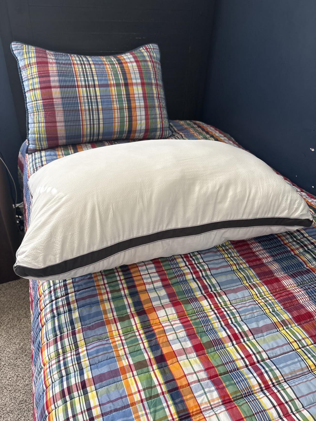 viewstar Pillows Queen Size Set of 2, Firm Support Bedding, White customer photo 1