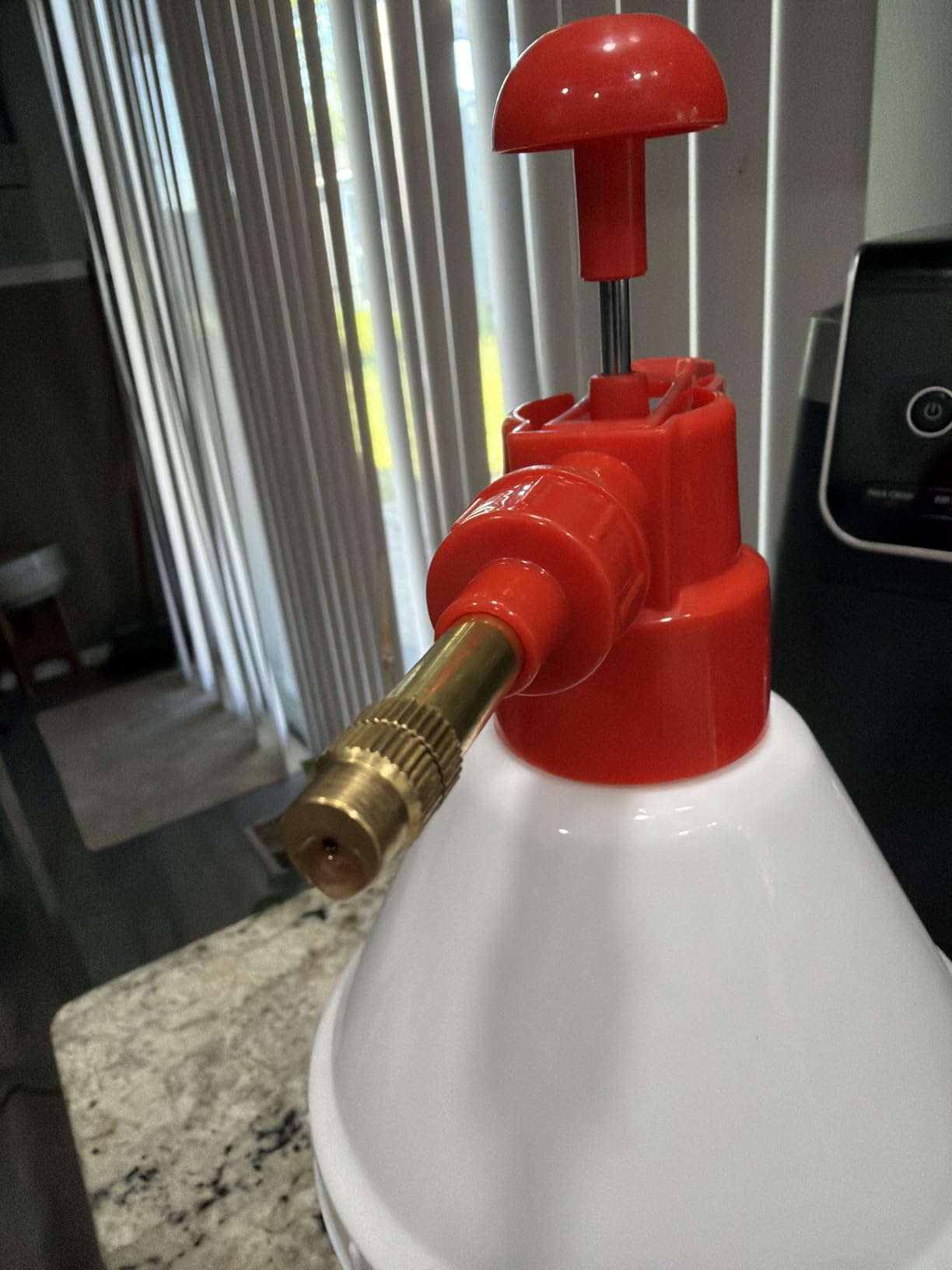 VIVOSUN 50oz Pump Sprayer, Handheld Garden Water Sprayer Bottle customer photo 1