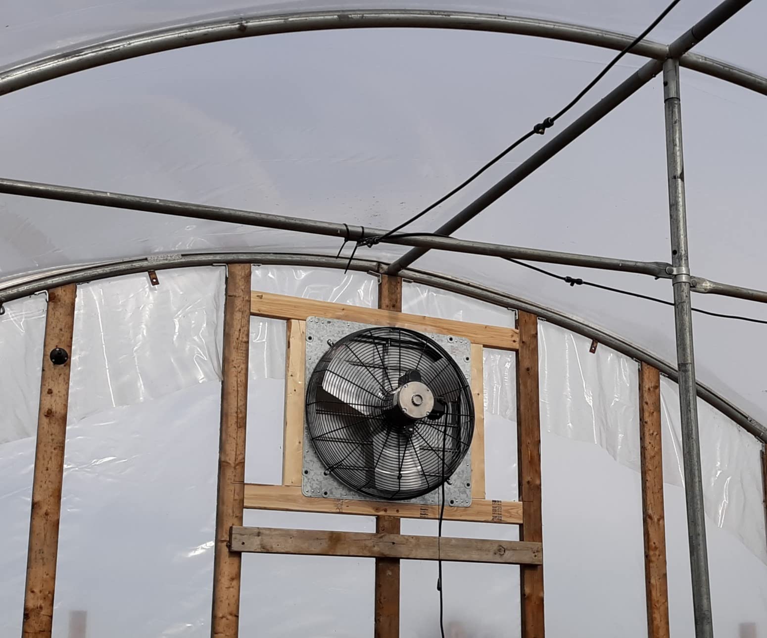iLIVING ILG8SF24V-T 24 inch Shutter Exhaust Attic Garage Grow, Ventilation Fan with 2 Speed Thermostat 6 Foot Long 3 Plugs Cord, 24