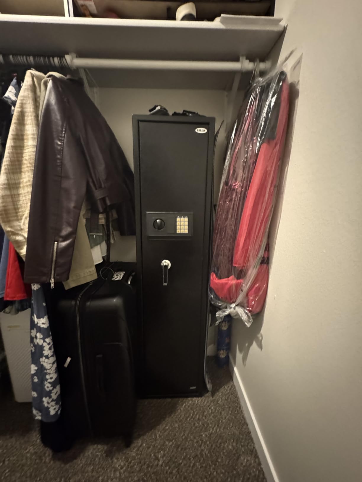 BBRKIN Large Rifle Safe, Long Gun Safe for Rifle Shotgun for Home, Quick Access 5-6 Gun Storage Cabinet with a Handgun Lock Box and a Removable Shelf, Silent Mode(PIN Code Version) customer photo 1