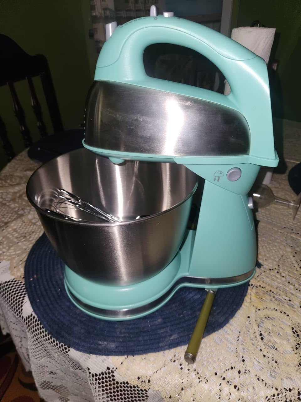 Hamilton Beach Classic Stand and Hand Mixer, 4 Quarts, 6 Speeds with QuickBurst, Bowl Rest, 290 Watts Peak Power, Black and Stainless | 2-in-1 Versatility | QuickBurst For Added Power | 290 Watts Peak Power | Built-In Bowl Rest | Black and Stainless Steel customer photo 2