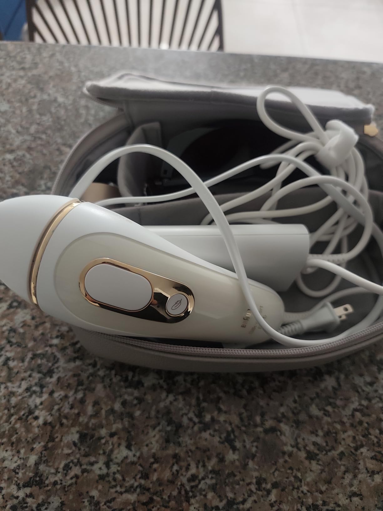 Braun IPL, Silk·Expert Pro 5, IPL Hair Removal for Women and Men, Permanent Laser Hair Reduction At-Home, 2 Heads, Pouch, IPL5137 customer photo 2