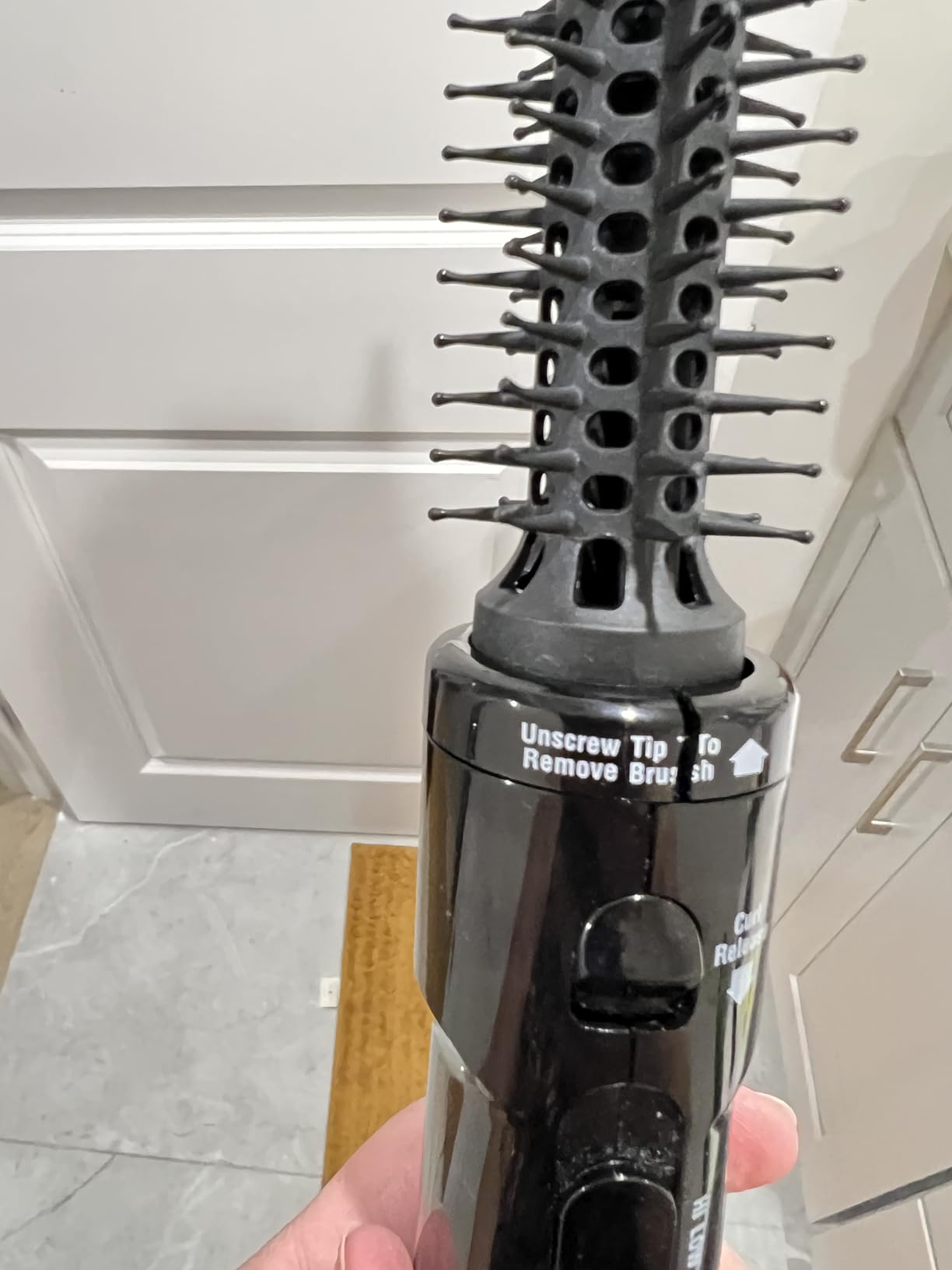 Hot Tools Pro Artist Hot Air Styling Brush | Style, Curl and Touch Ups (1”) Black customer photo 1