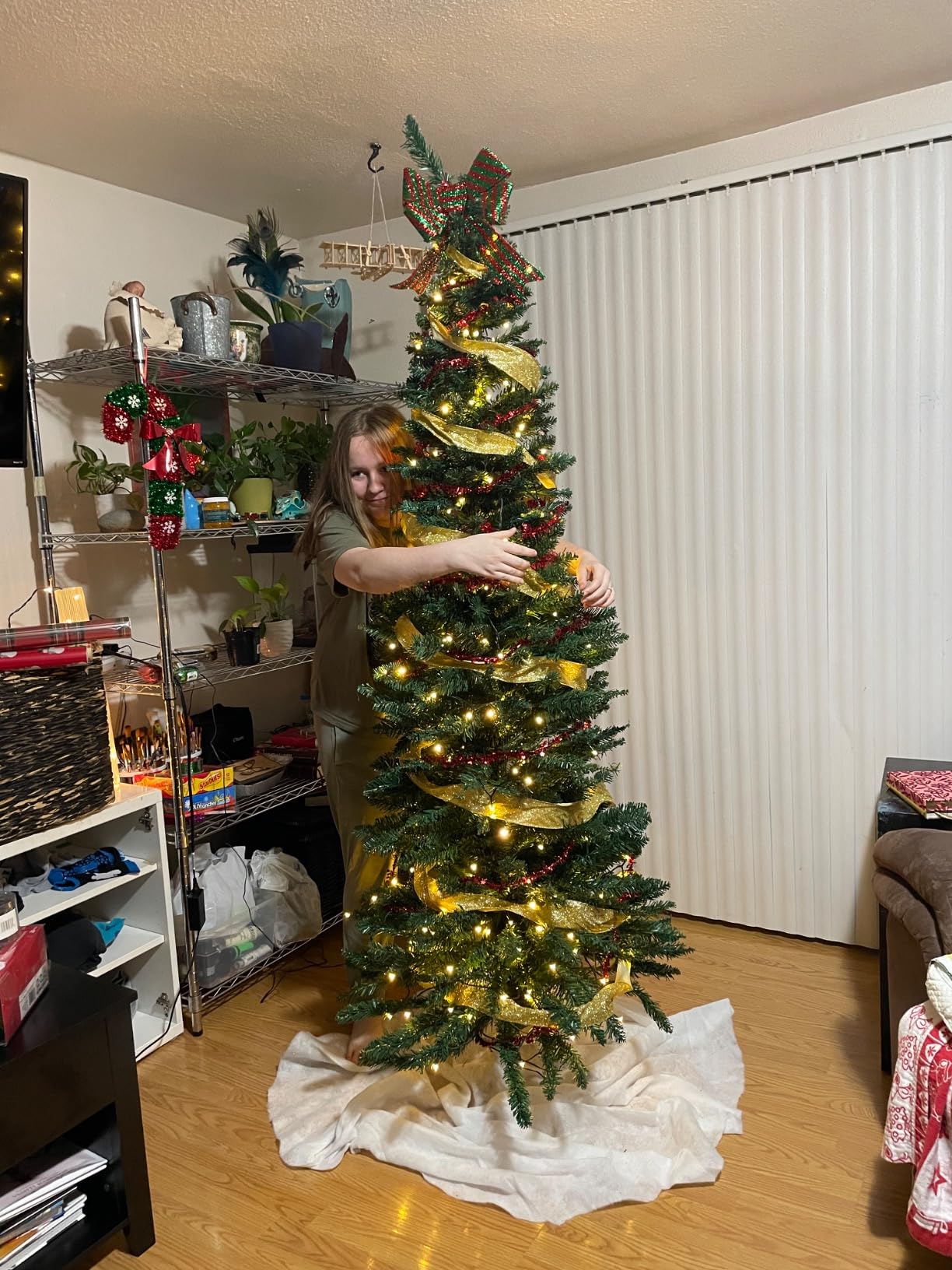 Giantex, Green Artificial Pencil Christmas, Premium Hinged Pine Tree with Solid Metal Legs, Perfect for Home, Shops and Holiday Decoration, (5FT) (Artificial Pencil Christmas Tree) customer photo 2