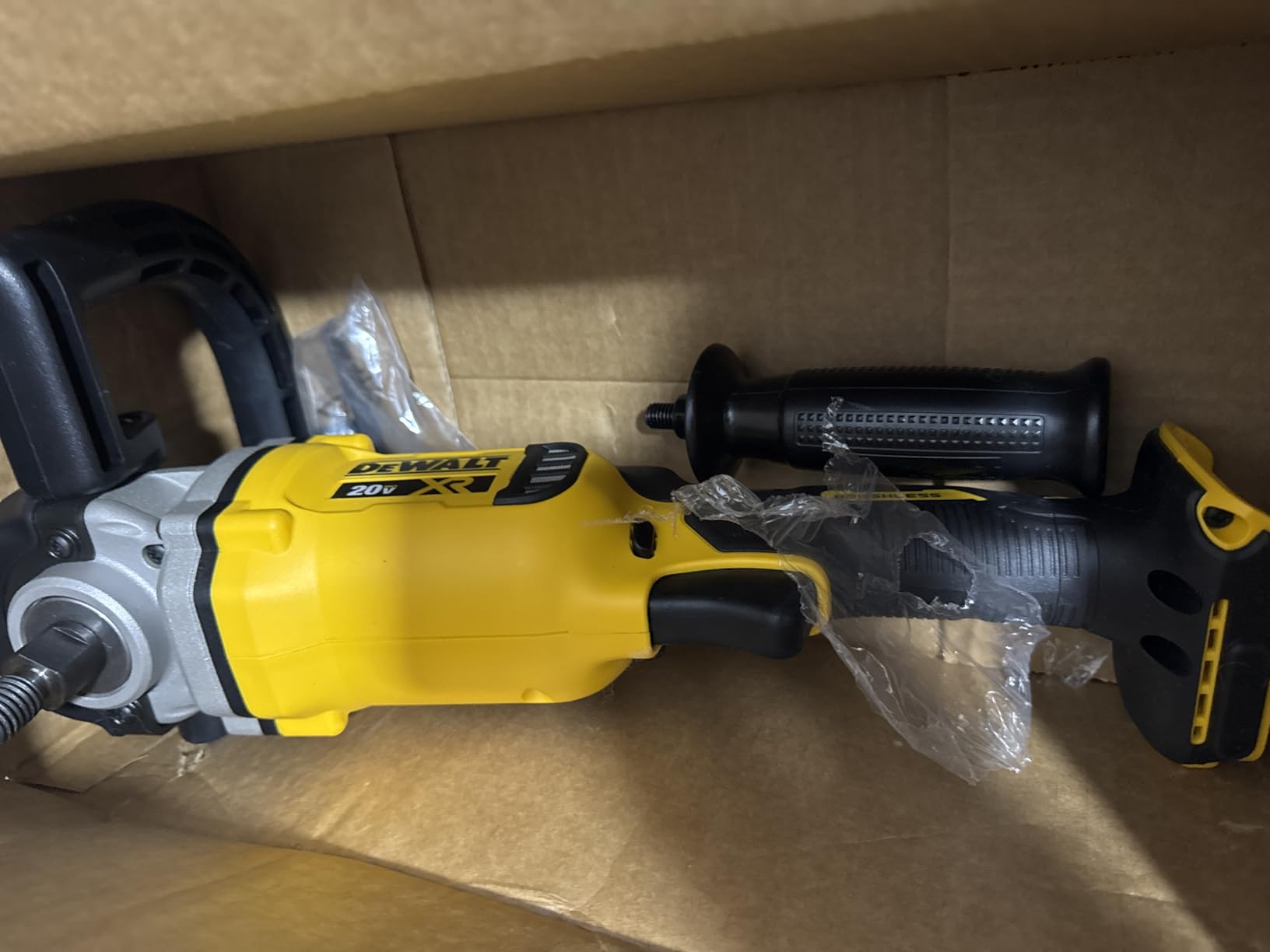 DEWALT 20V MAX* XR Cordless Polisher, Rotary, Variable Speed, 7-Inch, 180 mm, Tool Only (DCM849B) | Brushless motor, Variable-speed trigger and dial, 800-2200 RPM, Tool only customer photo 2