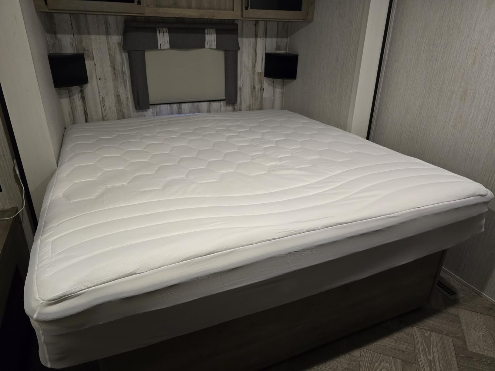 Bedsure RV Short Queen Mattress Pad Topper with 8-21 Inches Deep Pocket customer photo 2