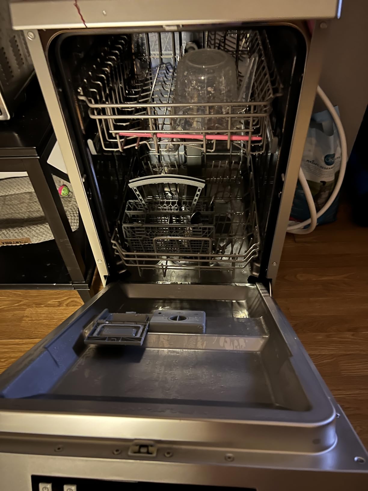 SPT SD-9263SS 18″ Wide Portable Stainless Steel Dishwasher with ENERGY STAR, 6 Wash Programs, 8 Place Settings and Stainless Steel Tub customer photo 2
