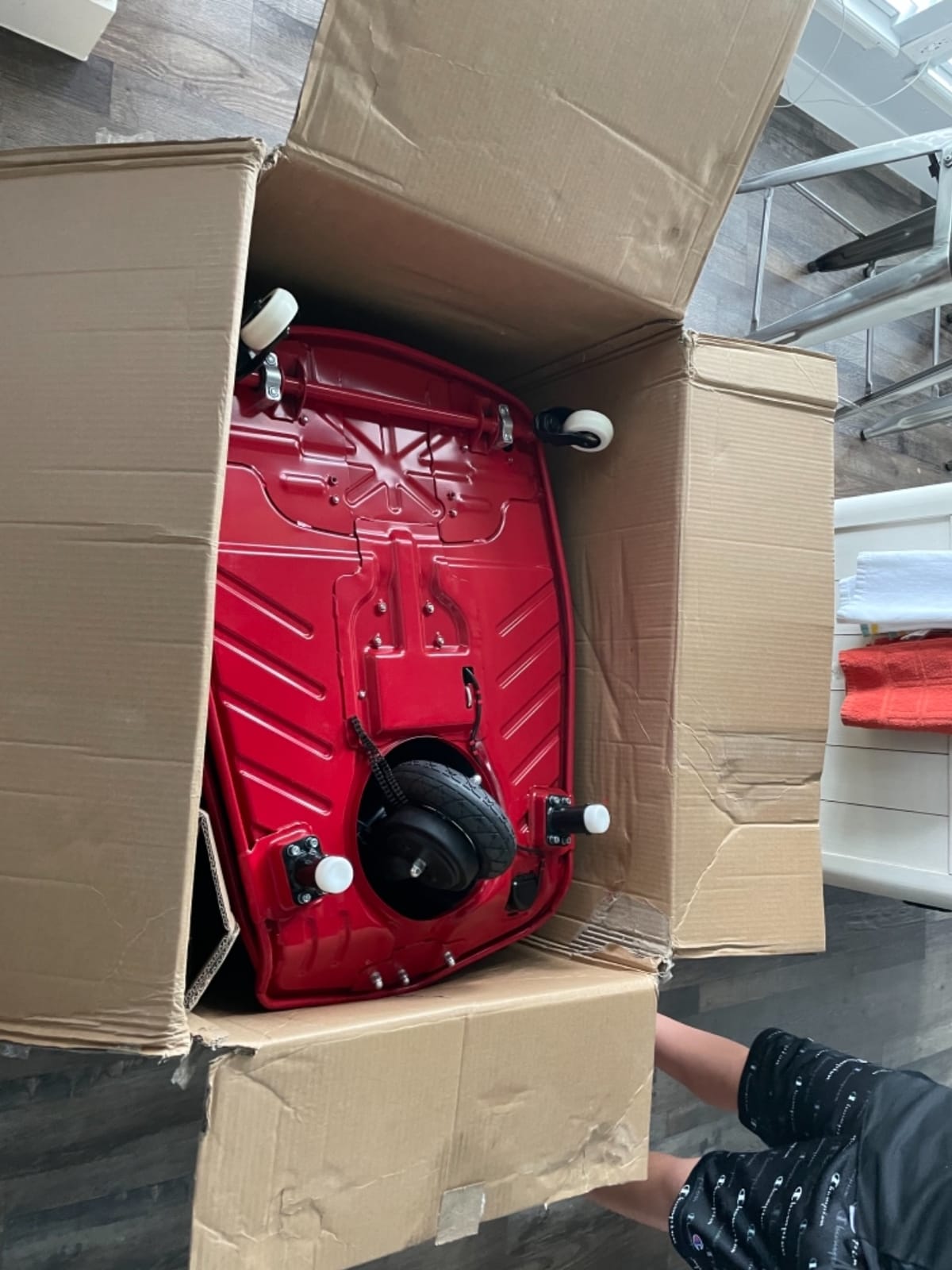 Razor Crazy Cart - 24V Electric Drifting Go Kart - Variable Speed, Up to 12 mph, Drift Bar for Controlled Drifts, One Size, Black/Red customer photo 1