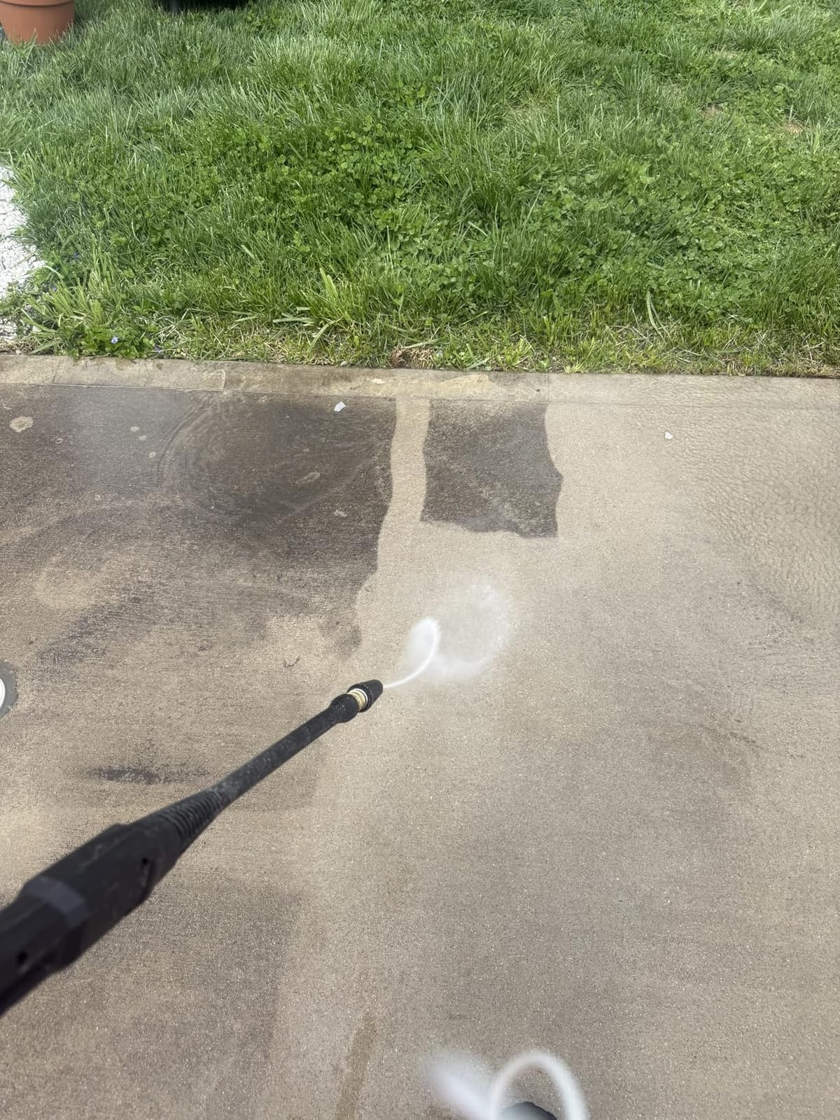 CRAFTSMAN Electric Pressure Washer, Cold Water, Lightweight Corded Power Washer for Cars, Driveways, Patio and Garage, Powerful 1700-PSI, 1.2-GPM, Compact, Easy to Use (CMEPW1700) customer photo 1