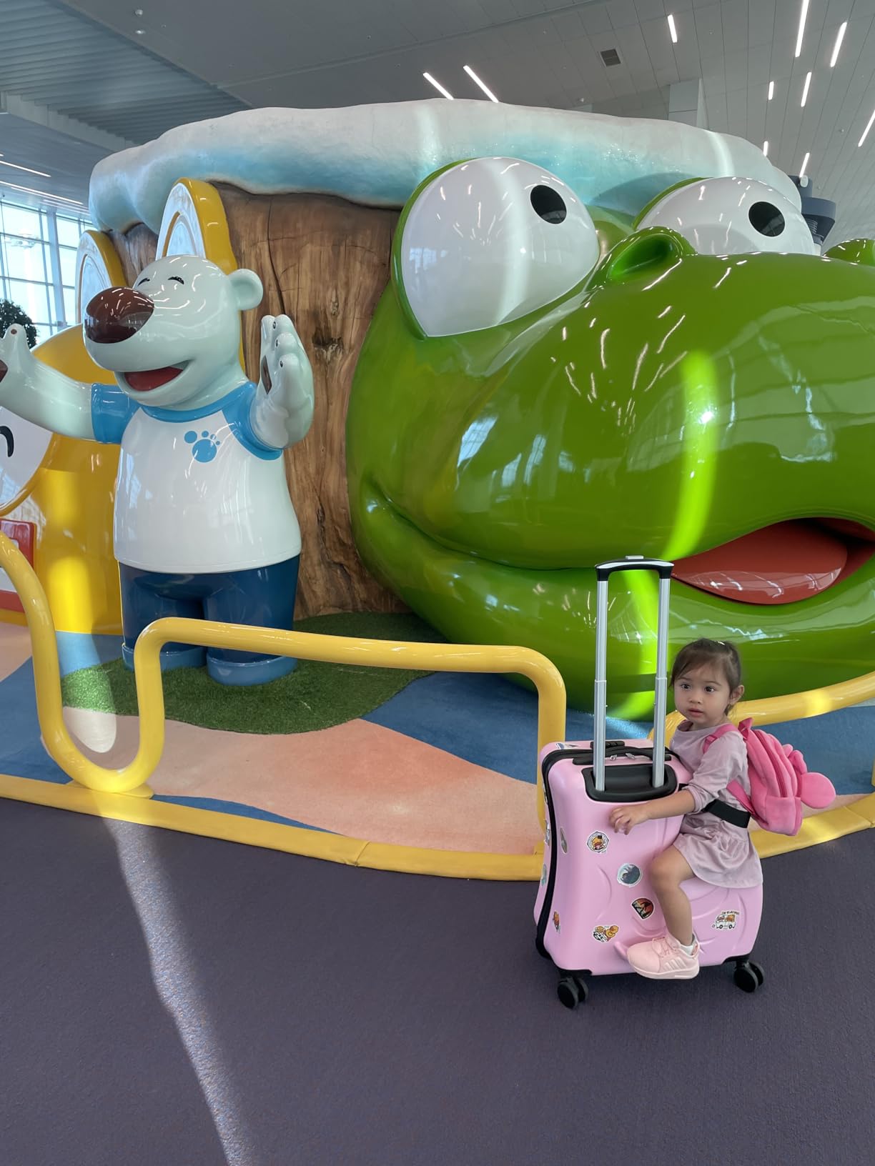N-A Kids Ride On Suitcase with Wheels, Scooter Luggage for Toddlers Travel, Durable Children's Suitcase for Boys & Girls Ages 2-15 Years customer photo 1