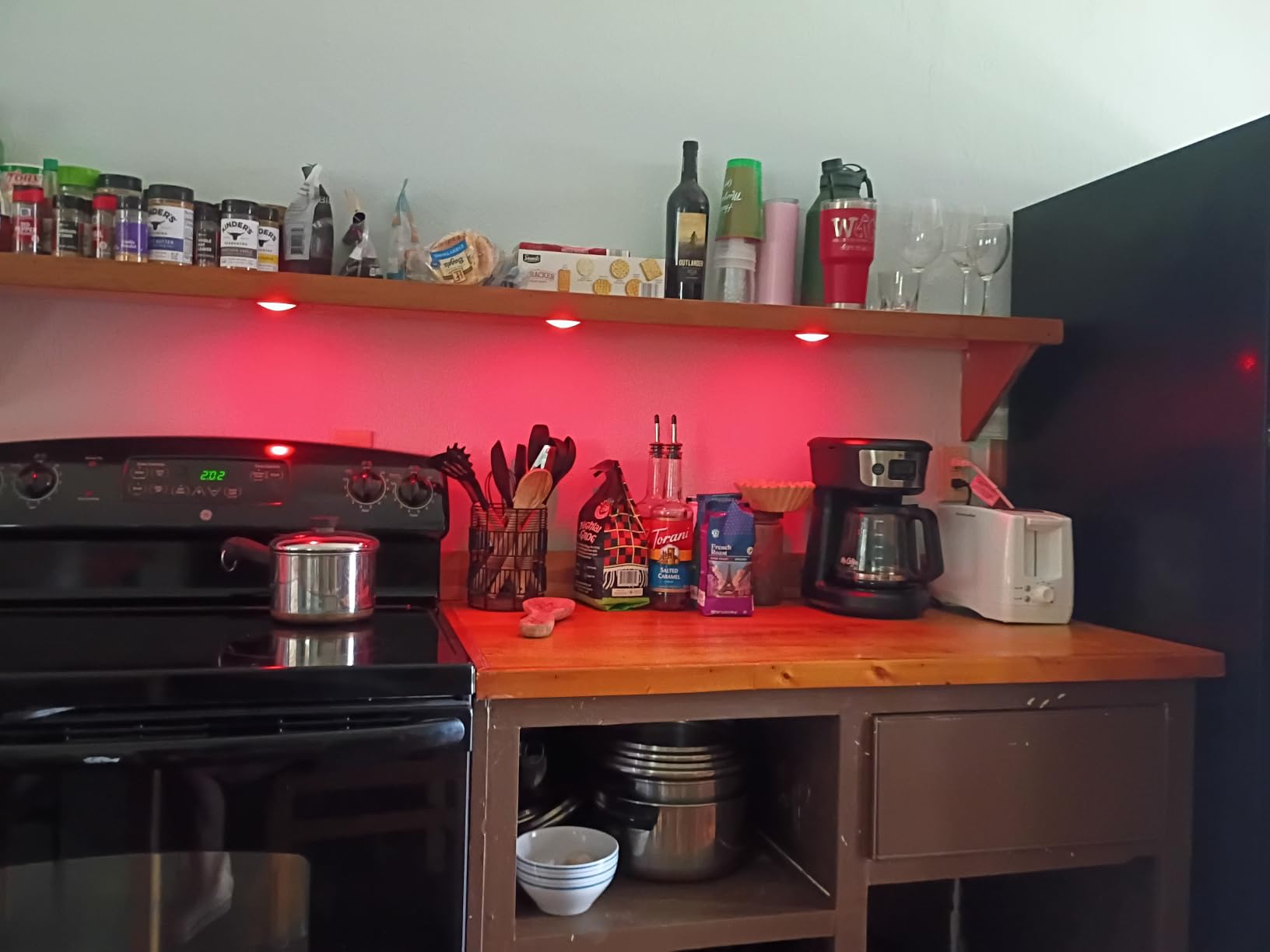 BLS LED Puck Lights with Remote Control, Wireless Under Cabinet & Closet Lighting, RGB 13 Color Changing Lights with Dimmer, Timer & AA Battery Operated, Push, Touch, Stick on for Night, White, 6 Pack customer photo 1