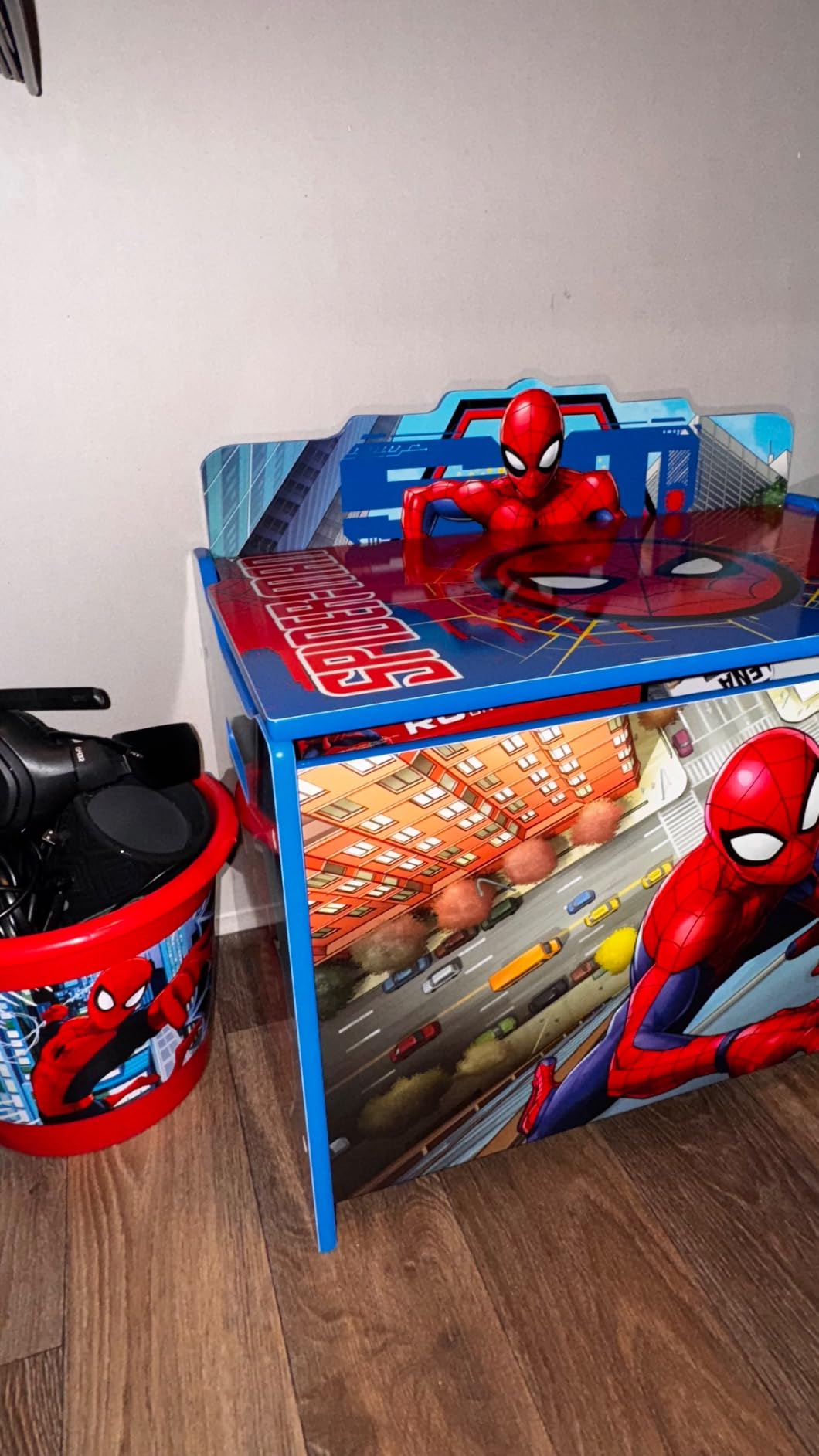 Delta Children Deluxe Toy Box, Spider-Man customer photo 2