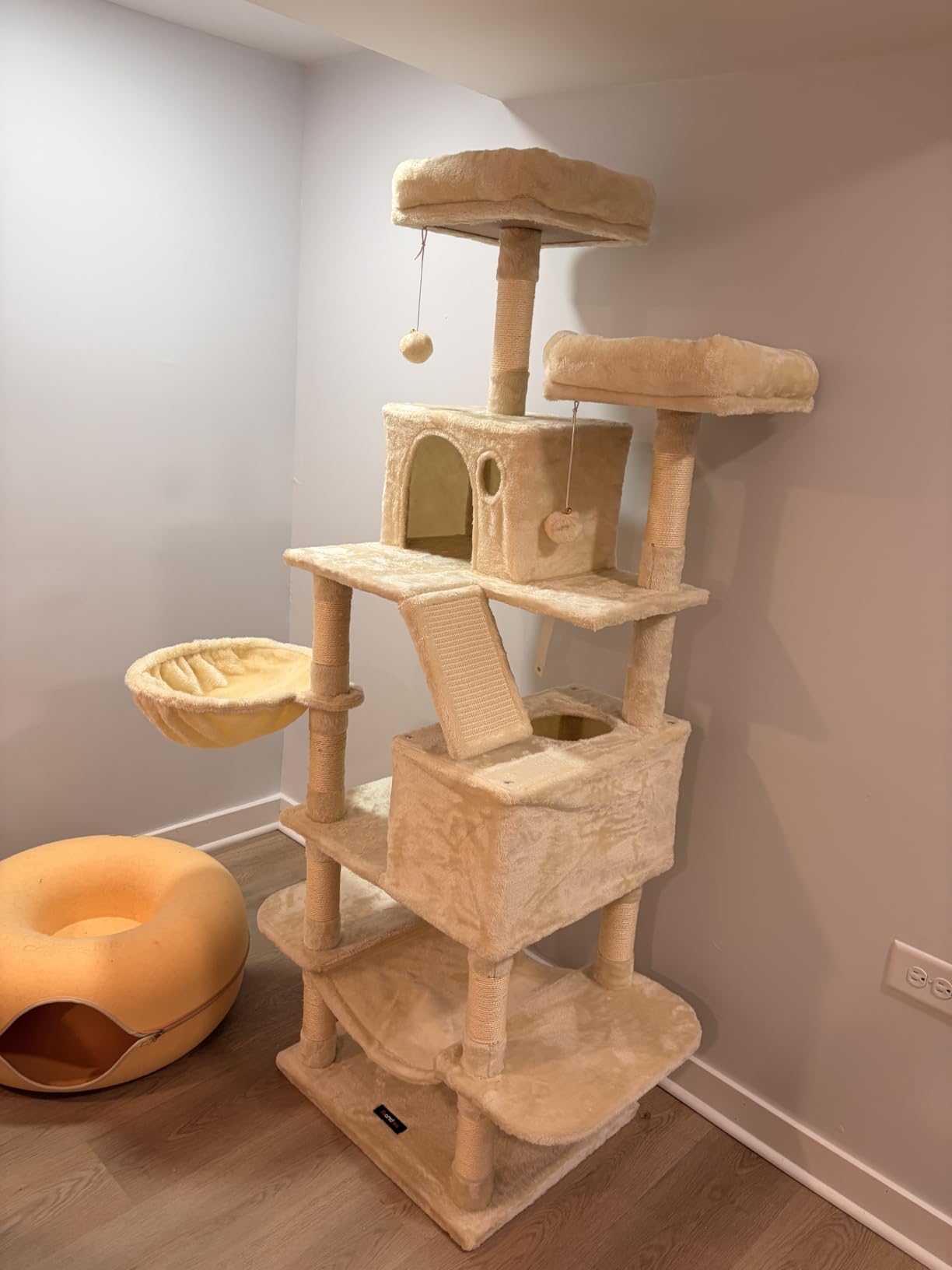 Feandrea Cat Tree, 81.1-Inch Large Cat Tower, Multi-Level Condo, Smoky Gray customer photo 2