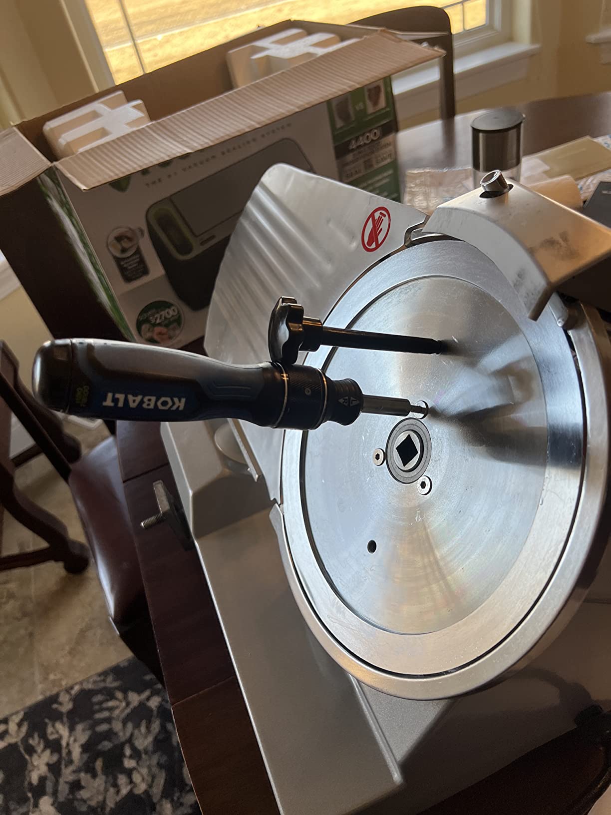 VEVOR Commercial Meat Slicer, 10 inch Electric Food Slicer, 240W Frozen Meat Deli Slicer, Premium Chromium-plated Steel Blade Semi-Auto Meat Slicer For Commercial and Home use | Commercial and Home Use, Premium Chromium-plated Steel Blade Semi-Auto Machine, 300–450 RPM, Adjustable Cutting Thickness customer photo 1