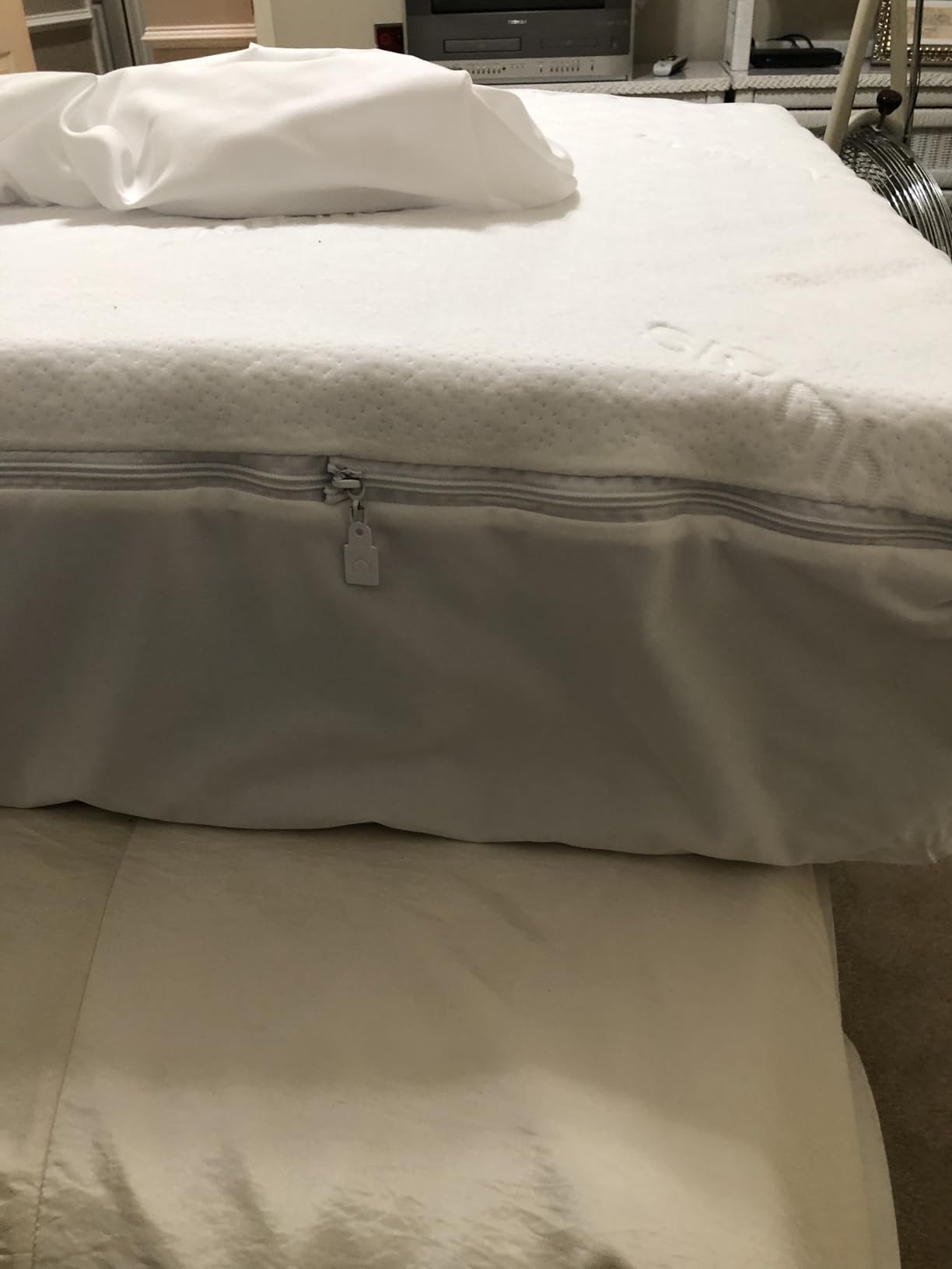 King Size Waterproof Bamboo Mattress Encasement, Zippered Bed Bug Protector customer photo 1