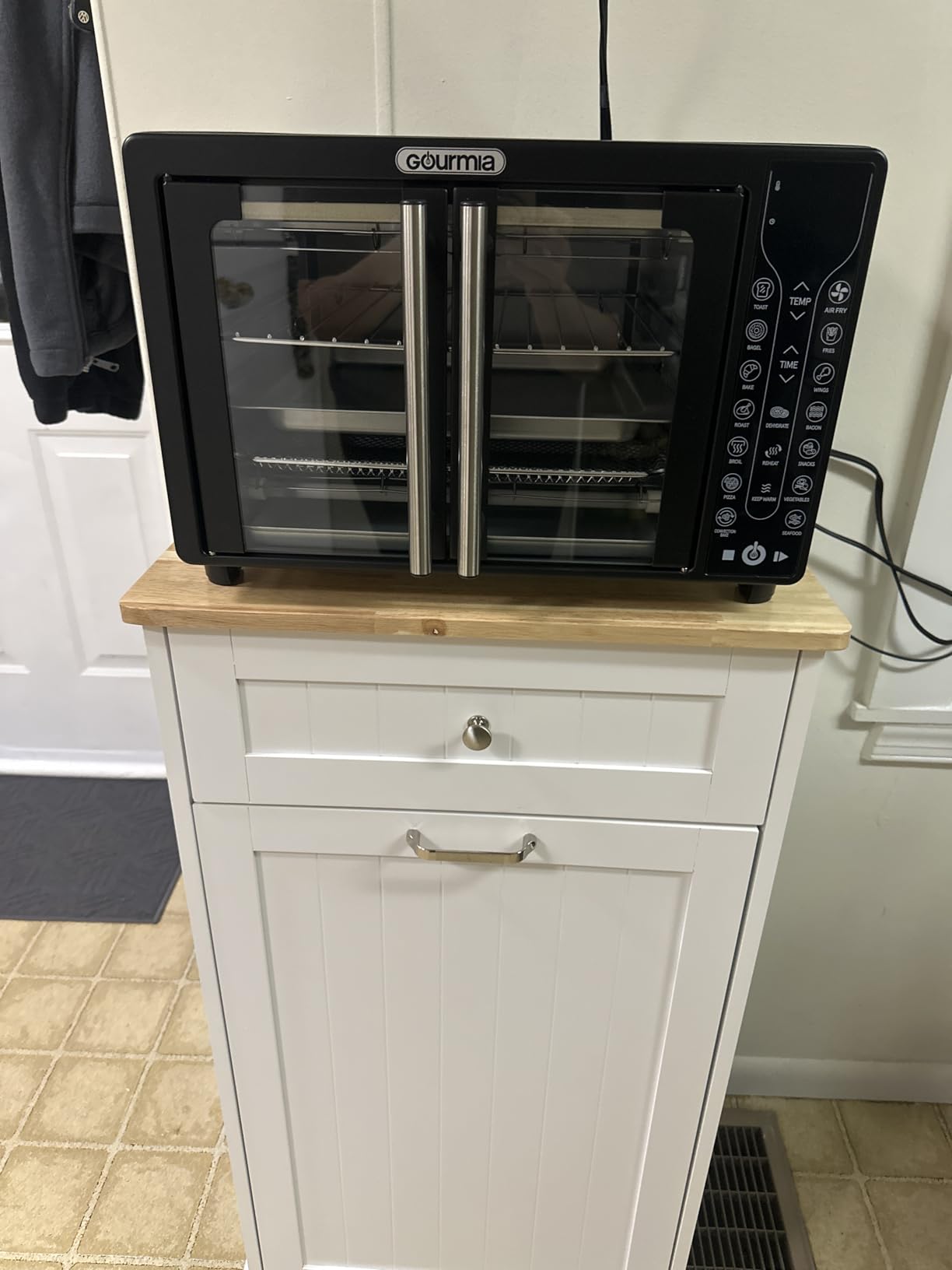 Gourmia Toaster Oven - 6-Slice Capacity, Digital Display, Black customer photo 2