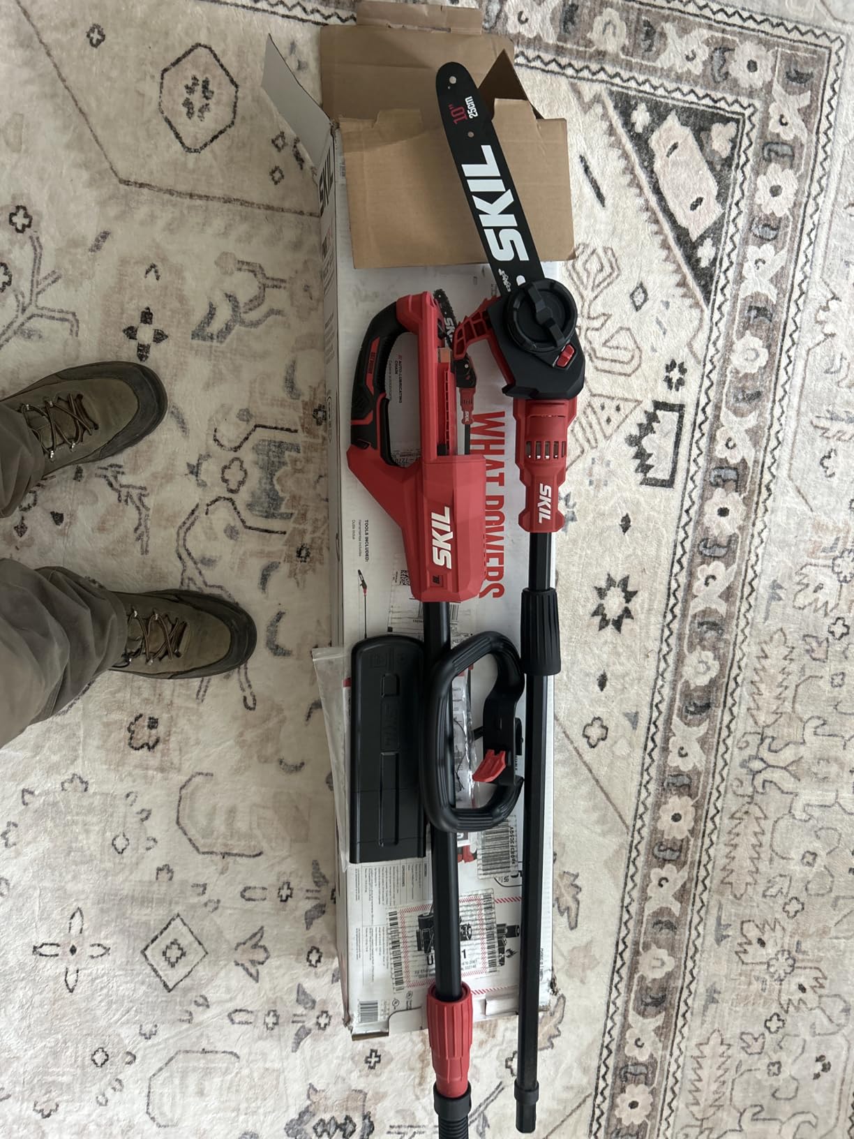 SKIL PWR CORE 40 Brushless 40V 10'' Pole Saw Kit with Over 9ft. Telescoping Shaft & Angled Head, Includes 2.5Ah Battery and Auto PWR Jump Charger - PS4561C-10 customer photo 2
