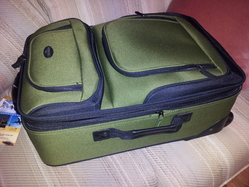 U.S. Traveler Rio Lightweight Softside Rolling Carry-on Suitcase, 2-Wheel Set, Teal customer photo 1