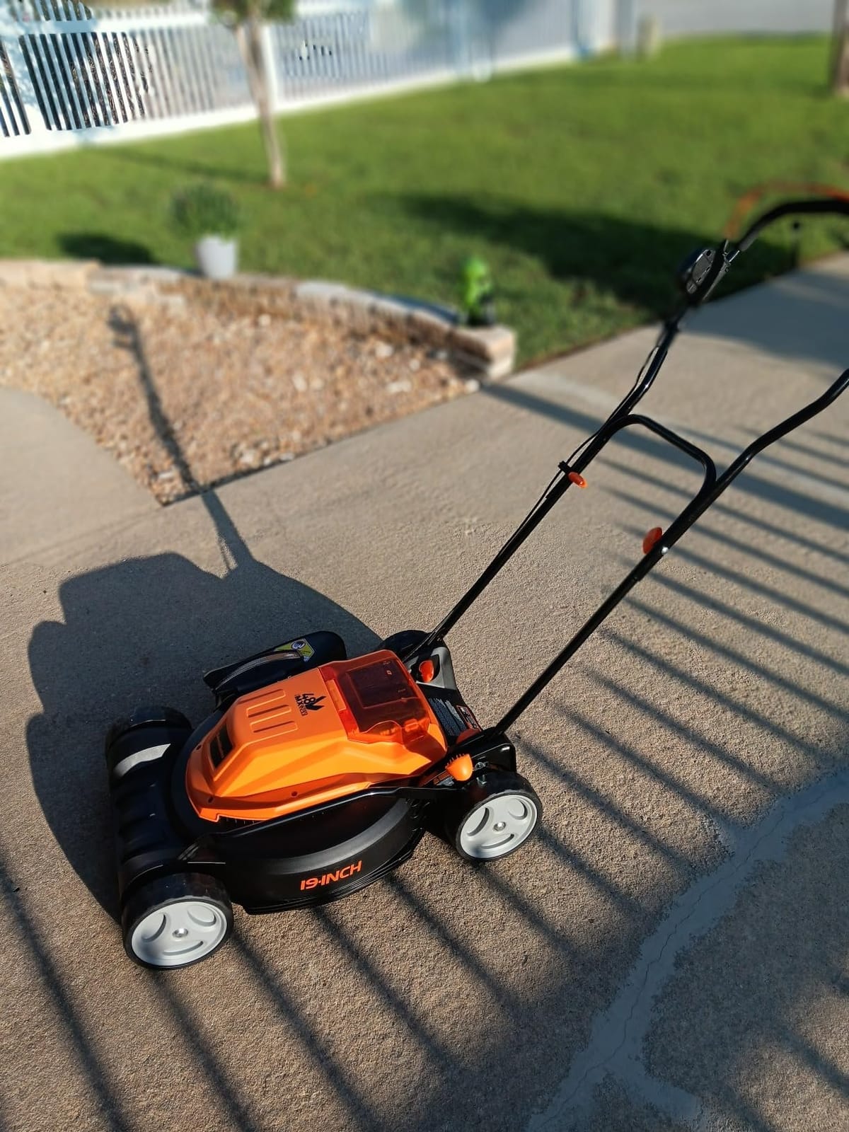 LawnMaster MEB1114K Electric Corded Lawn Mower 15-Inch 11AMP customer photo 1