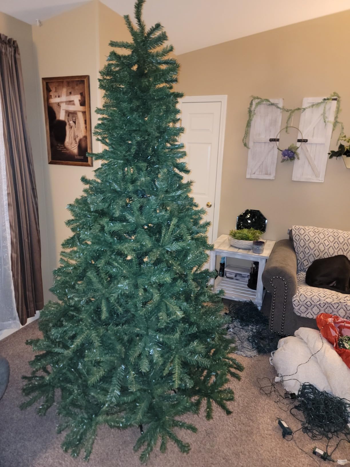 Casafield 7.5FT Realistic Green Spruce Unlit Artificial Holiday Christmas Tree with Sturdy Metal Stand customer photo 1