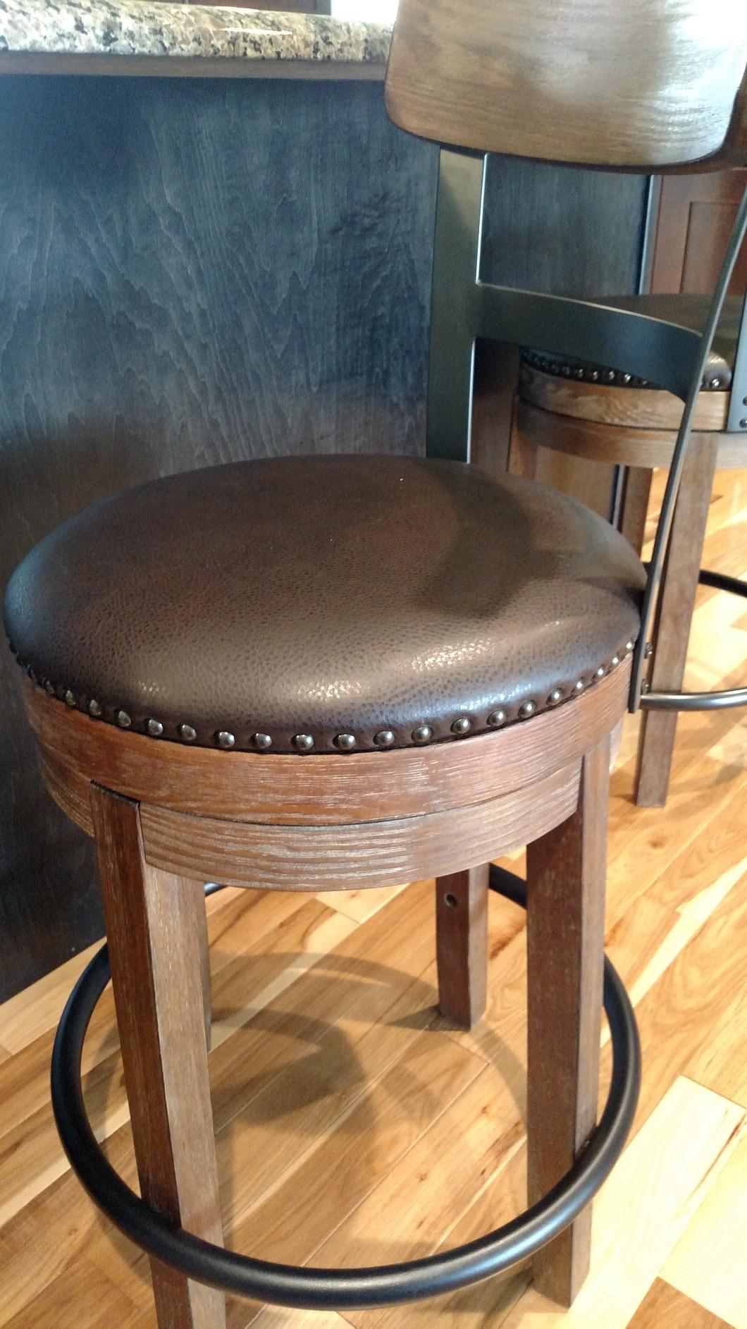 Signature Design by Ashley 1-Piece Swivel Counter Height Bar Stool, Gray customer photo 2